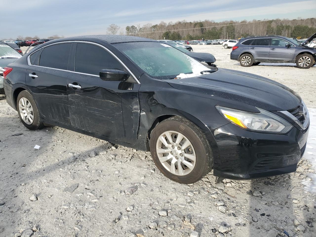 2017 Nissan Altima - Image 4