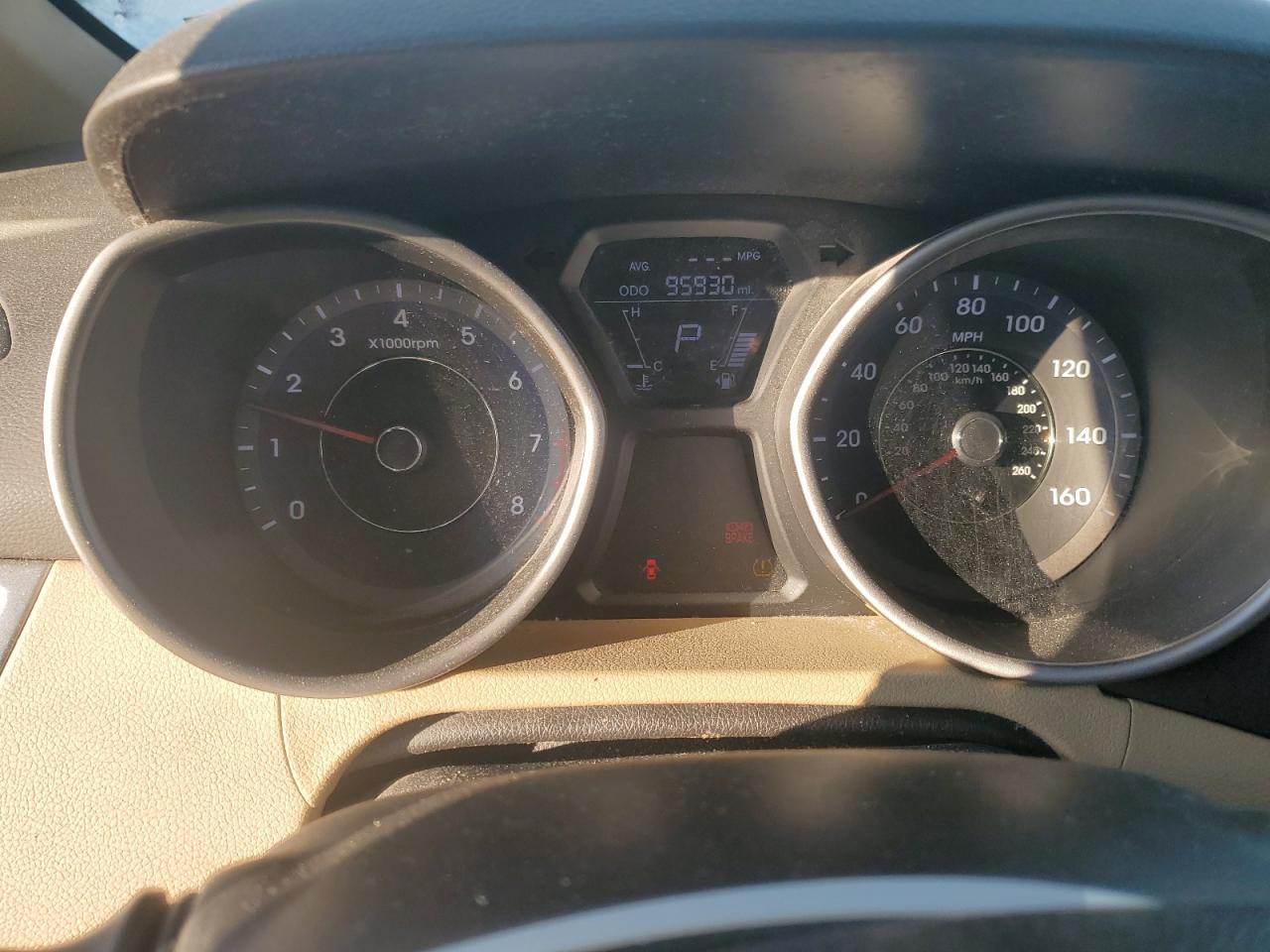 2012 Hyundai Elantra - Image 9