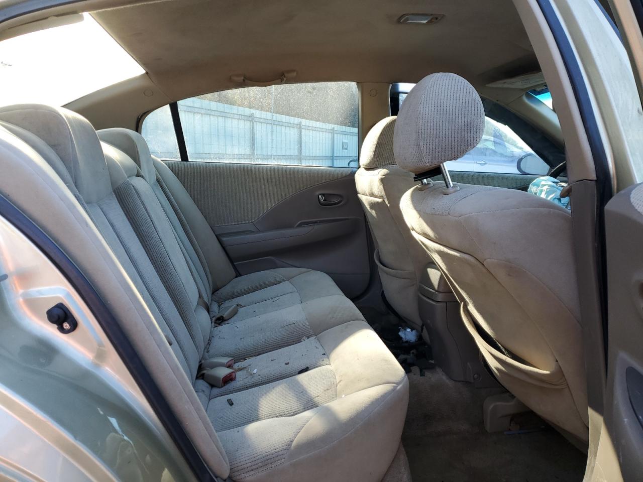 2002 Nissan Altima - Image 10