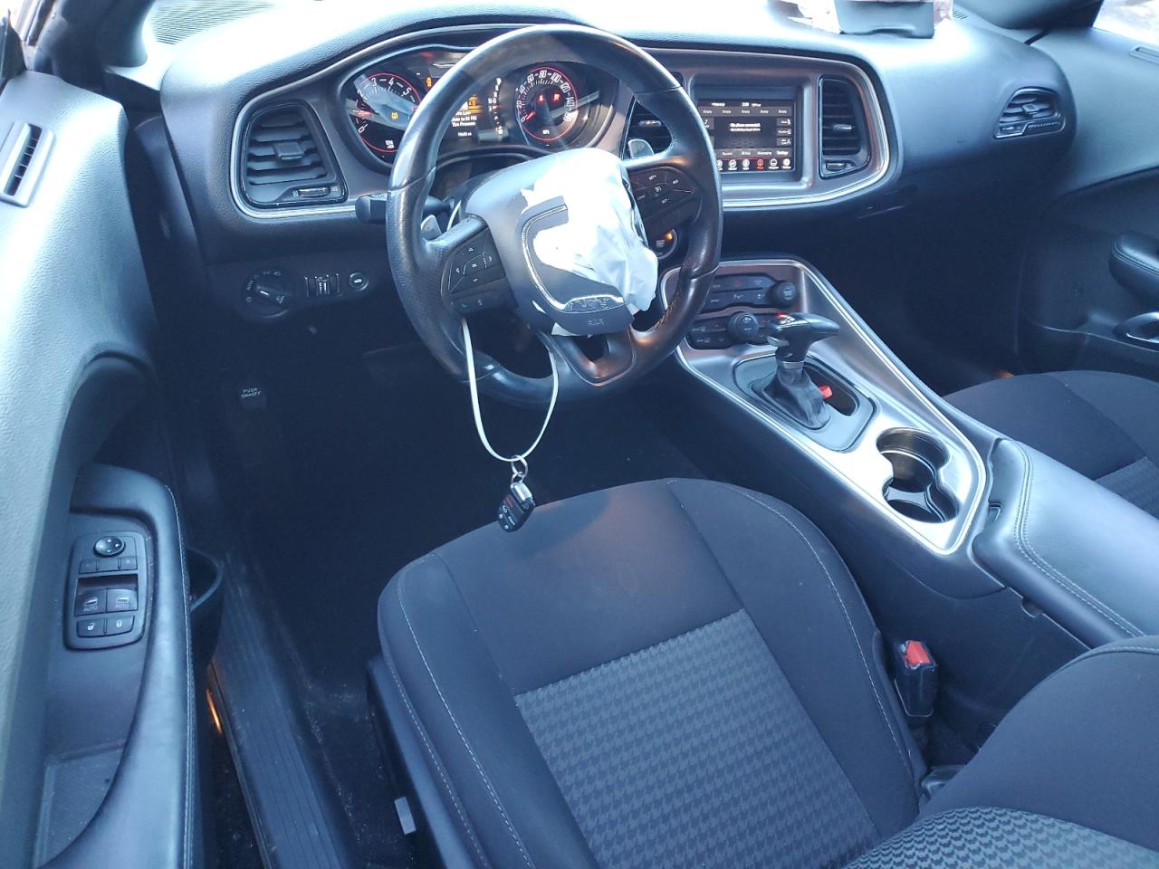 2019 Dodge Challenger - Image 8