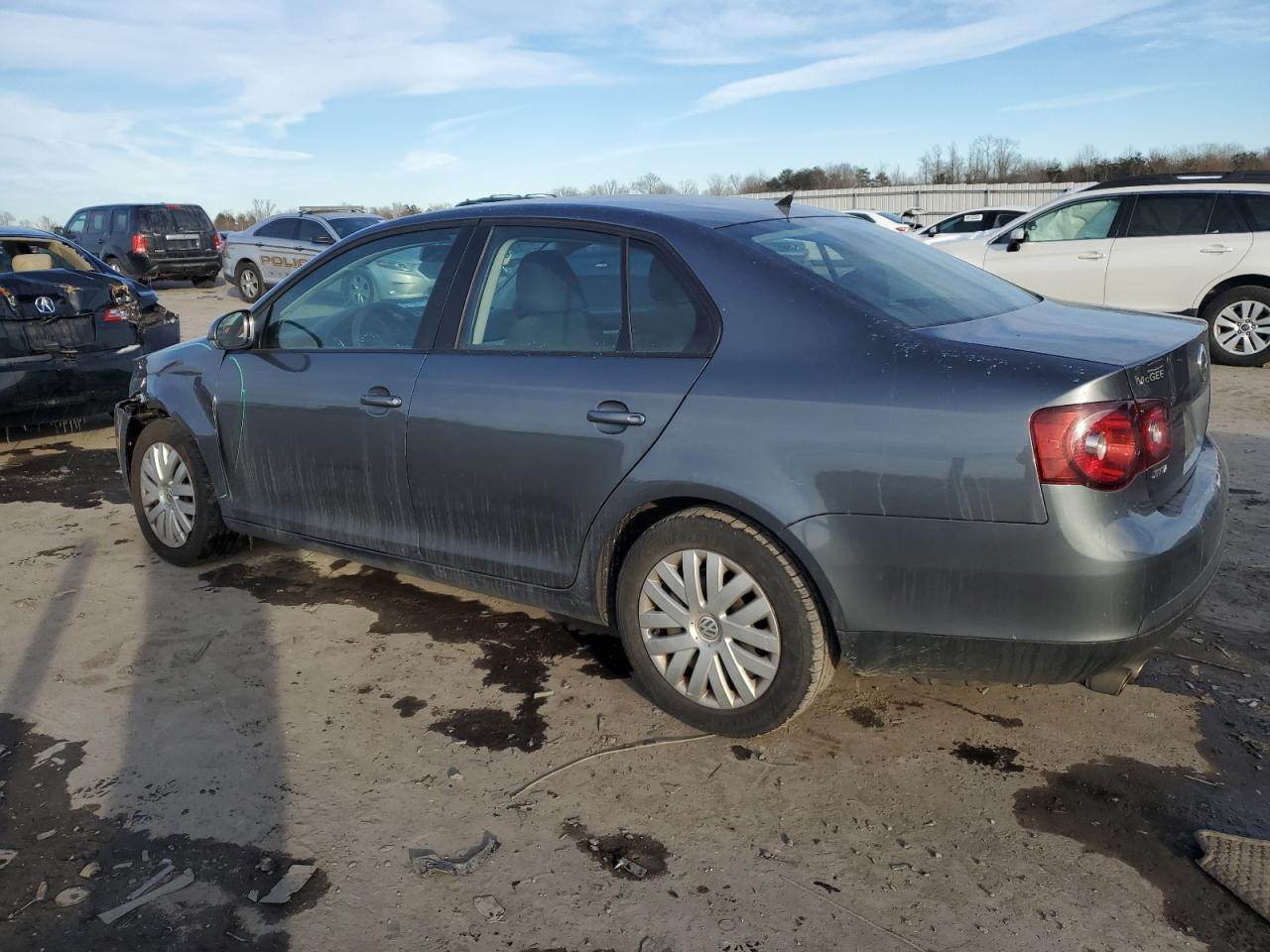 2010 Volkswagen Jetta - Image 2