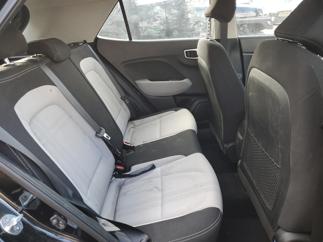 2020 Hyundai Venue - Image 12