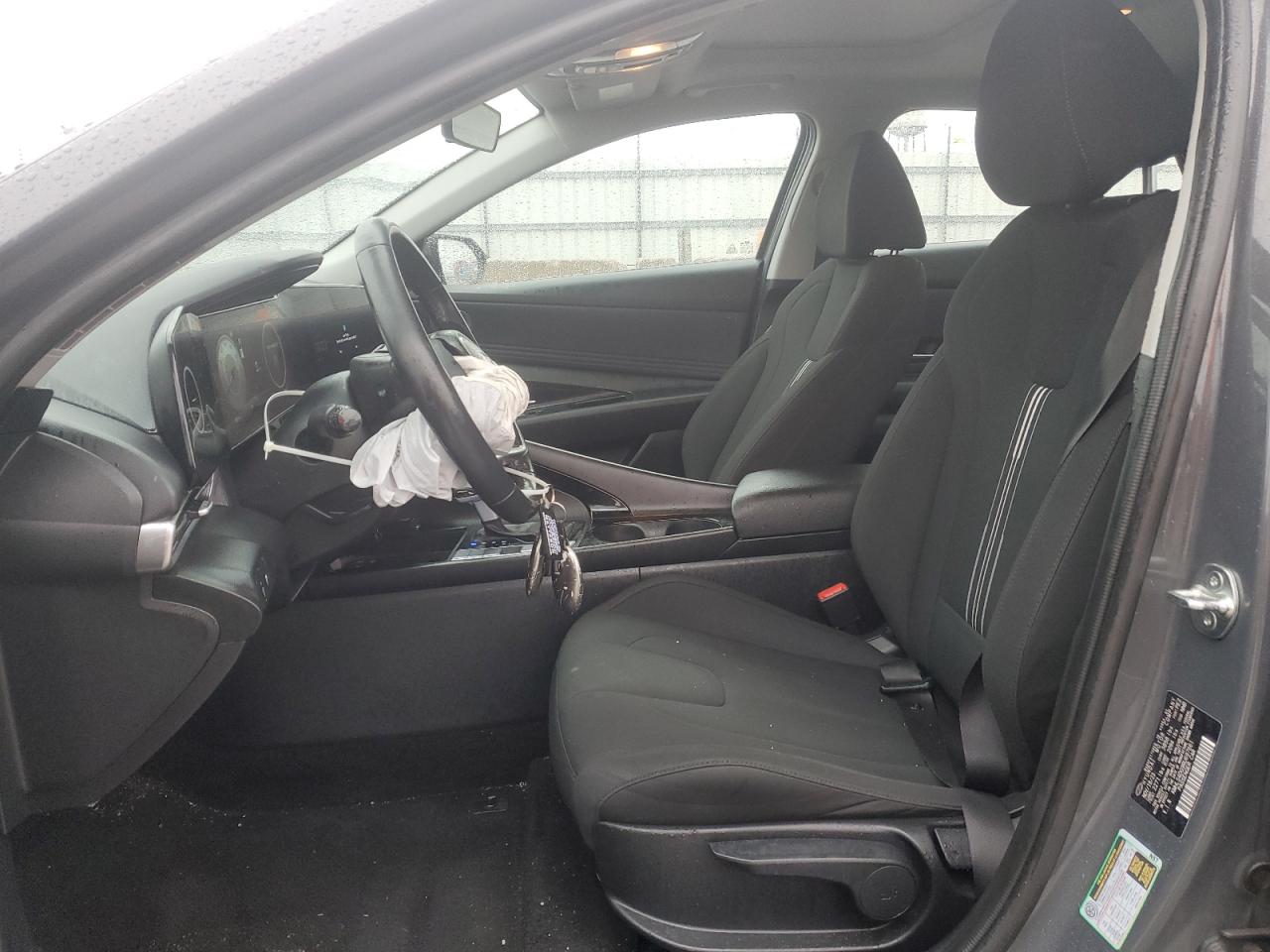 2024 Hyundai Elantra - Image 7