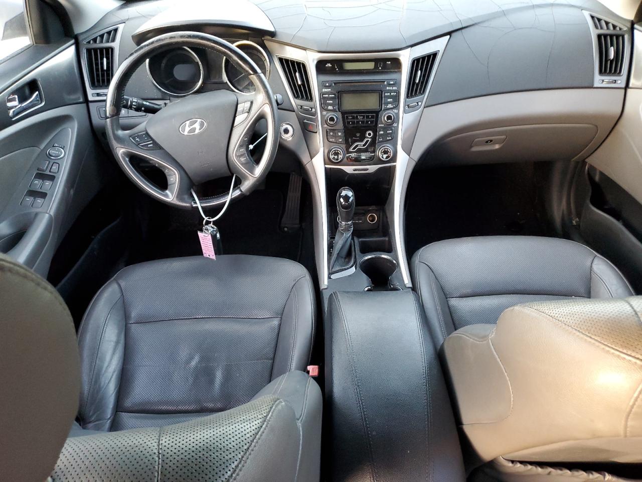 2012 Hyundai Sonata - Image 8