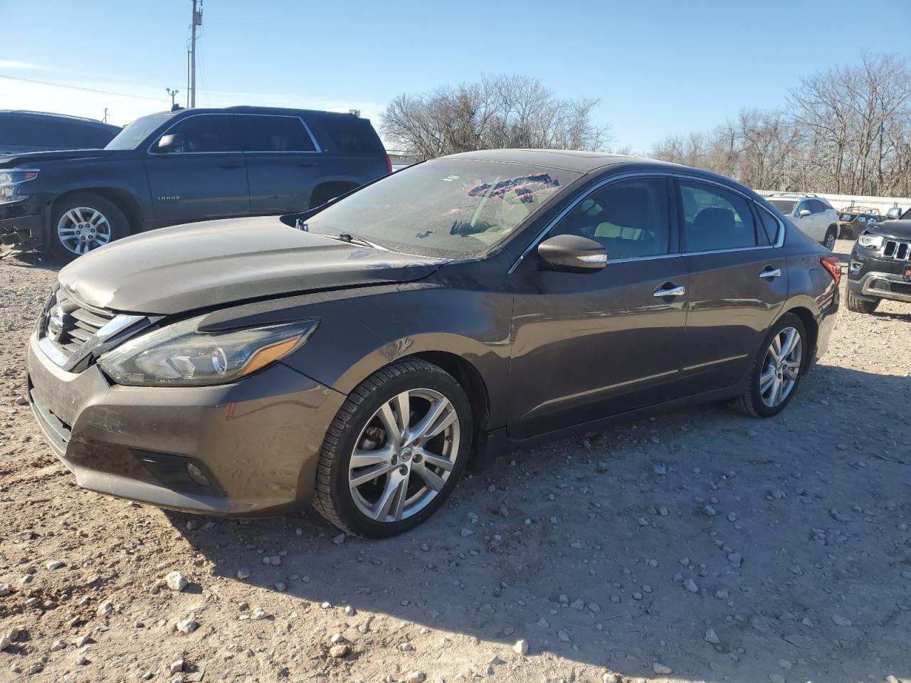 2016 Nissan Altima - Image 1