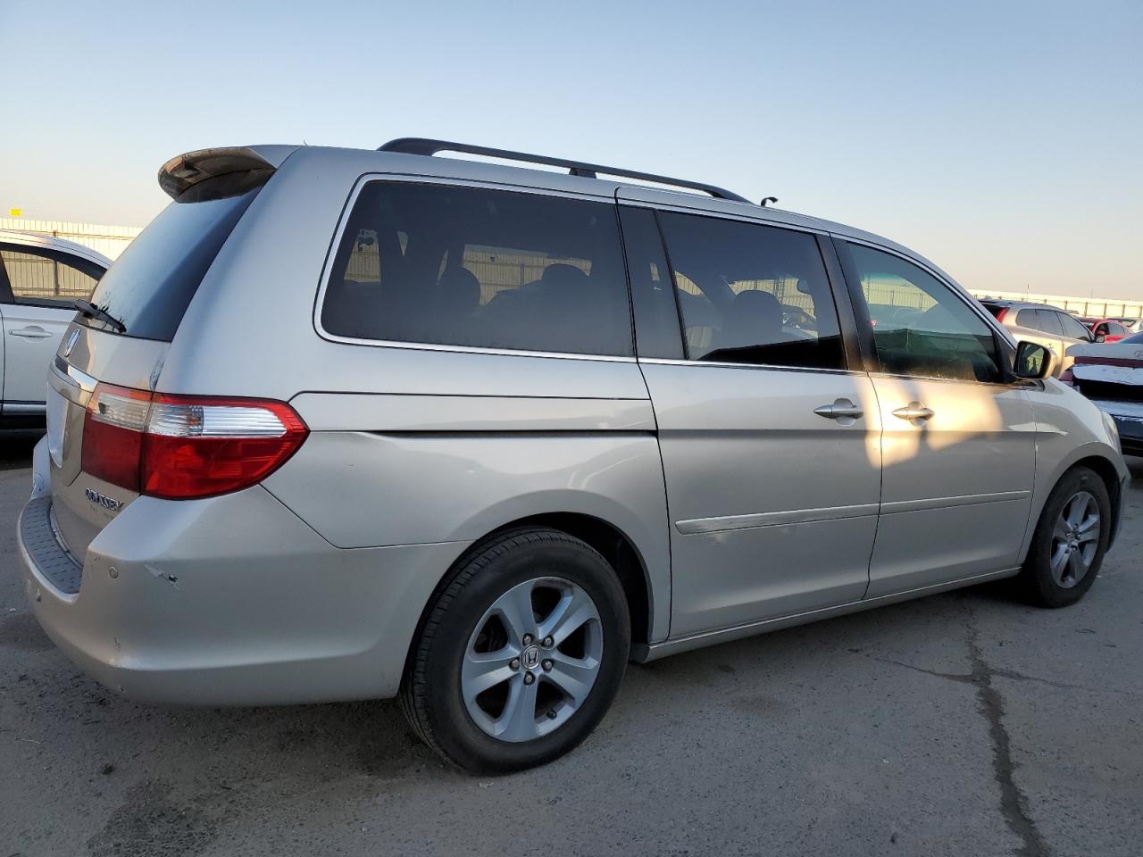 2005 Honda Odyssey - Image 3