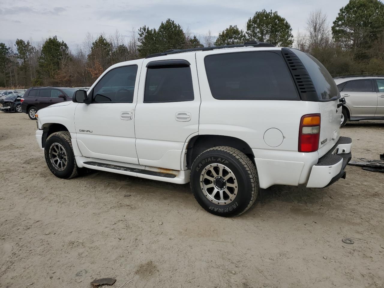 2003 GMC Yukon - Image 2