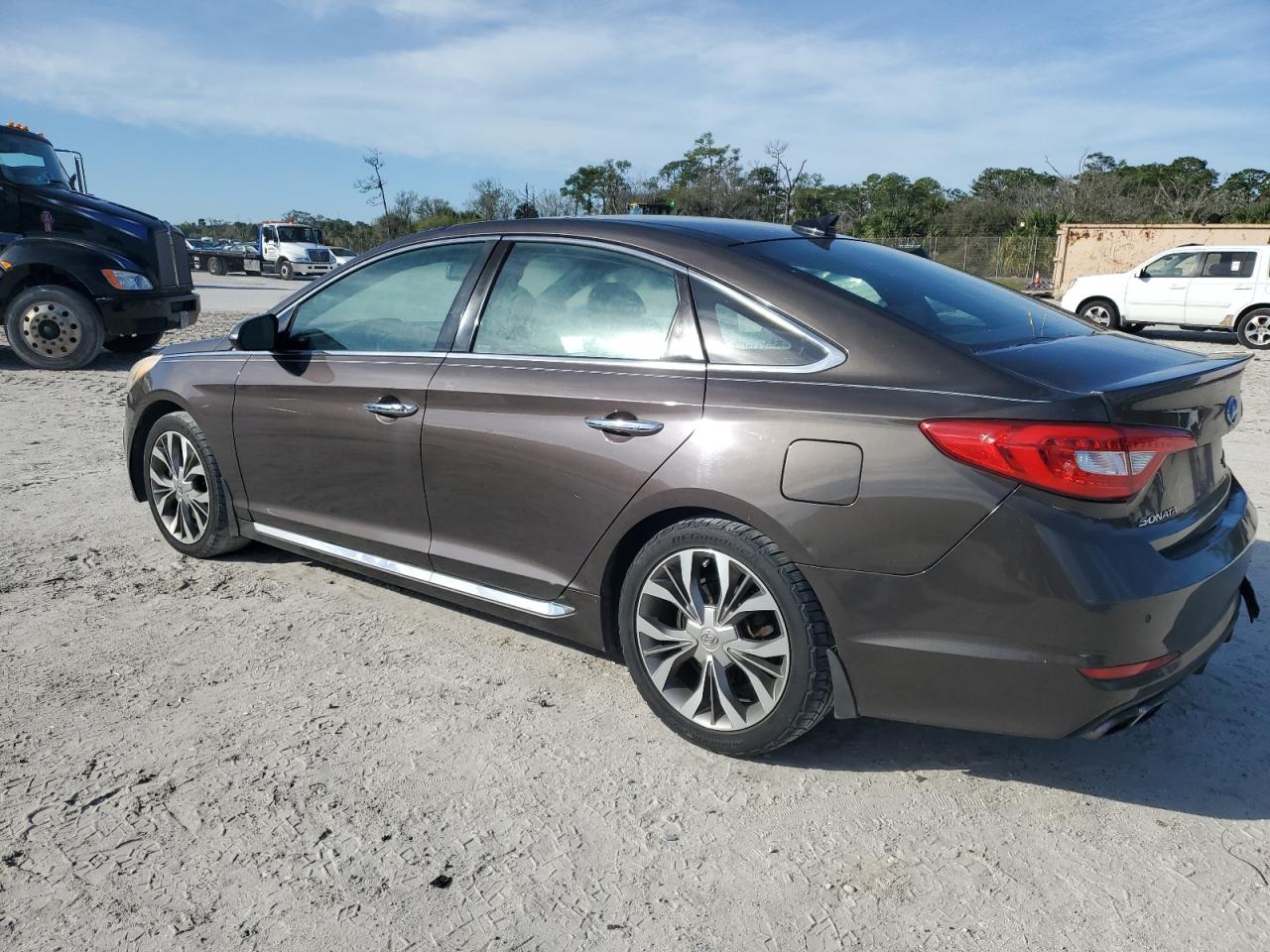 2015 Hyundai Sonata - Image 2