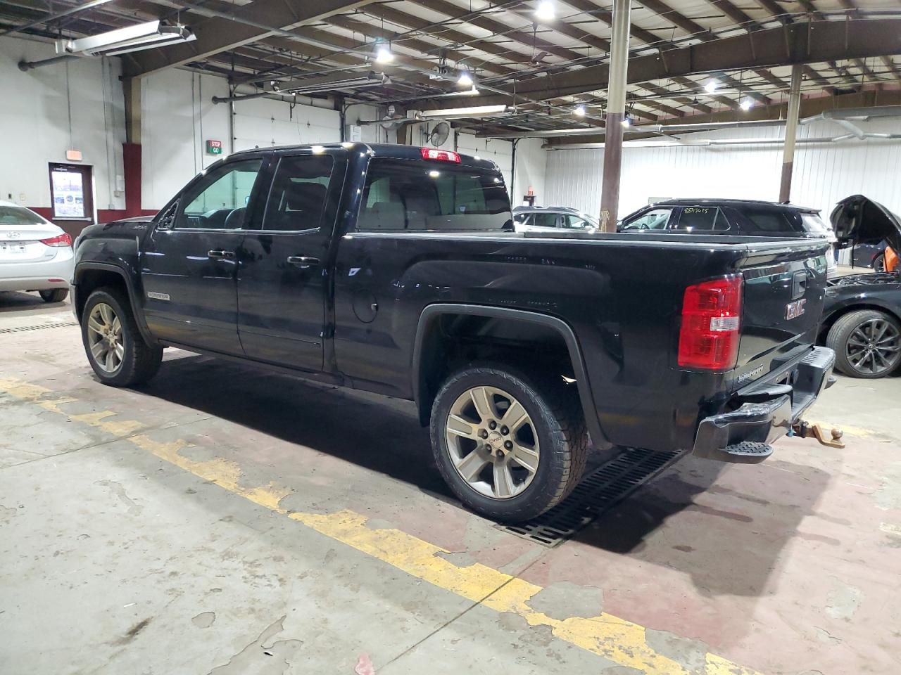 2018 GMC Sierra - Image 2