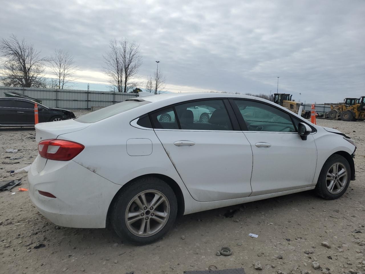 2017 Chevrolet Cruze - Image 3