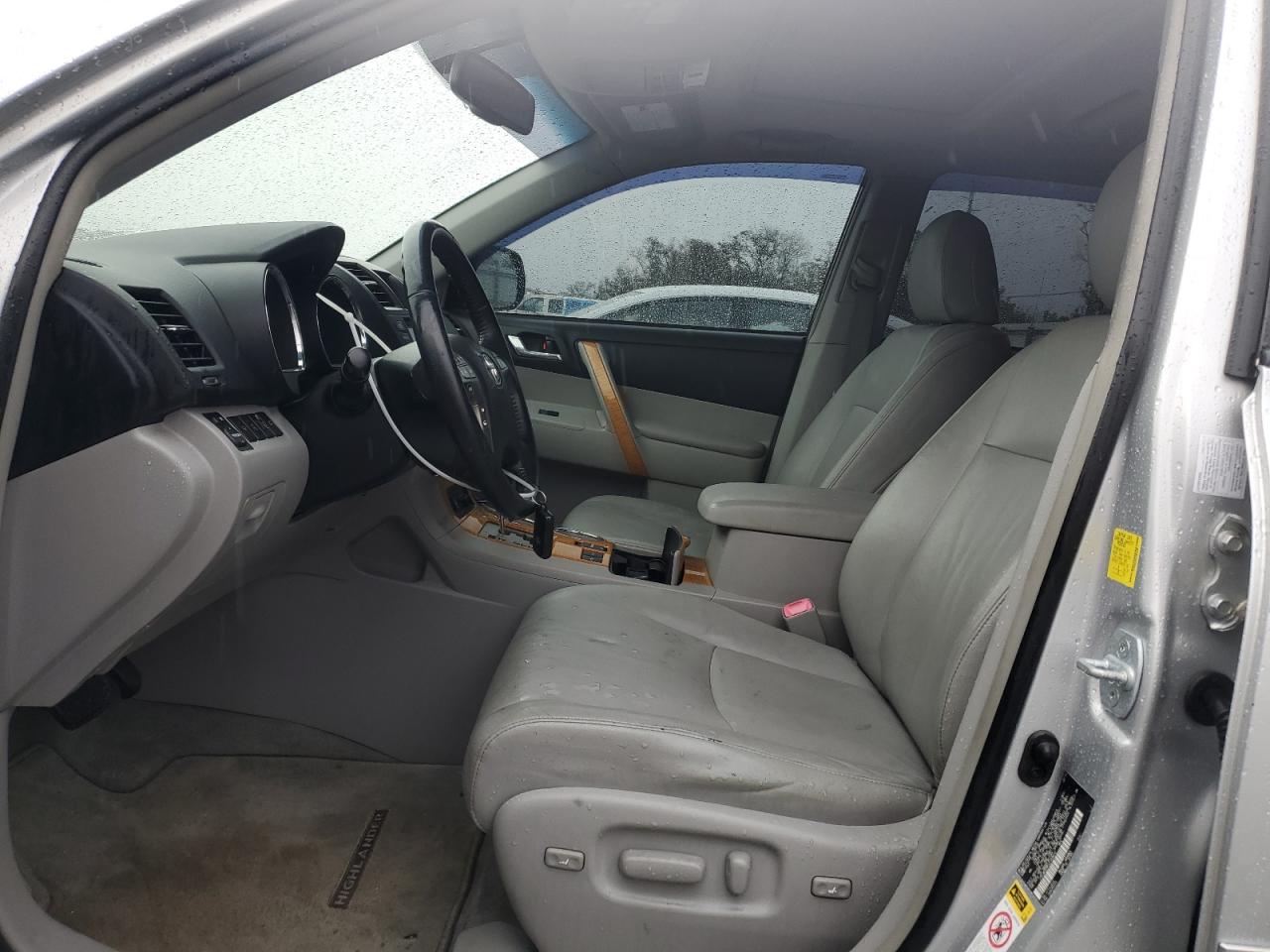 2010 Toyota Highlander - Image 7