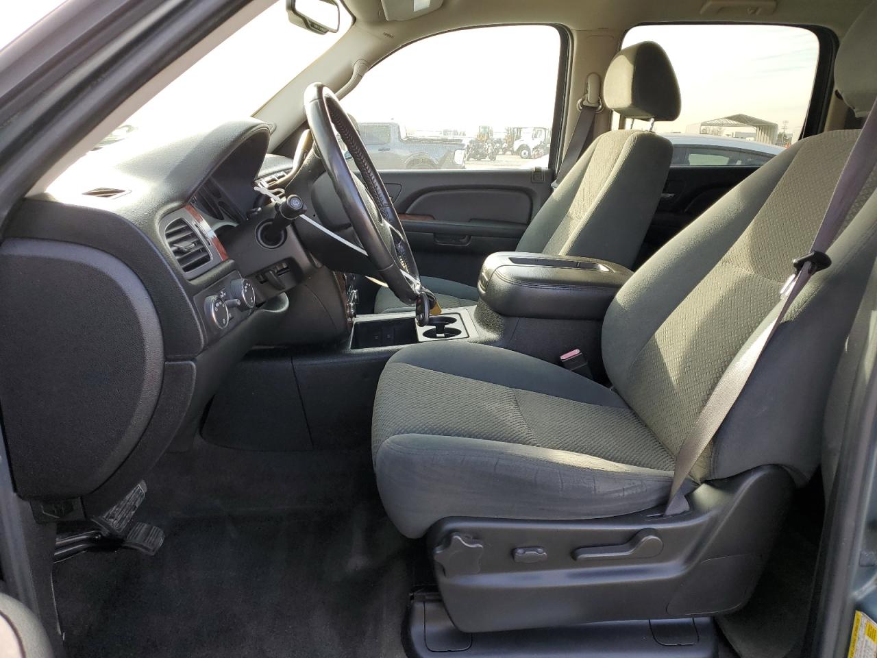 2008 Chevrolet Suburban K2500 VIN: 3GNGK26K68G308737 Lot: 42417505