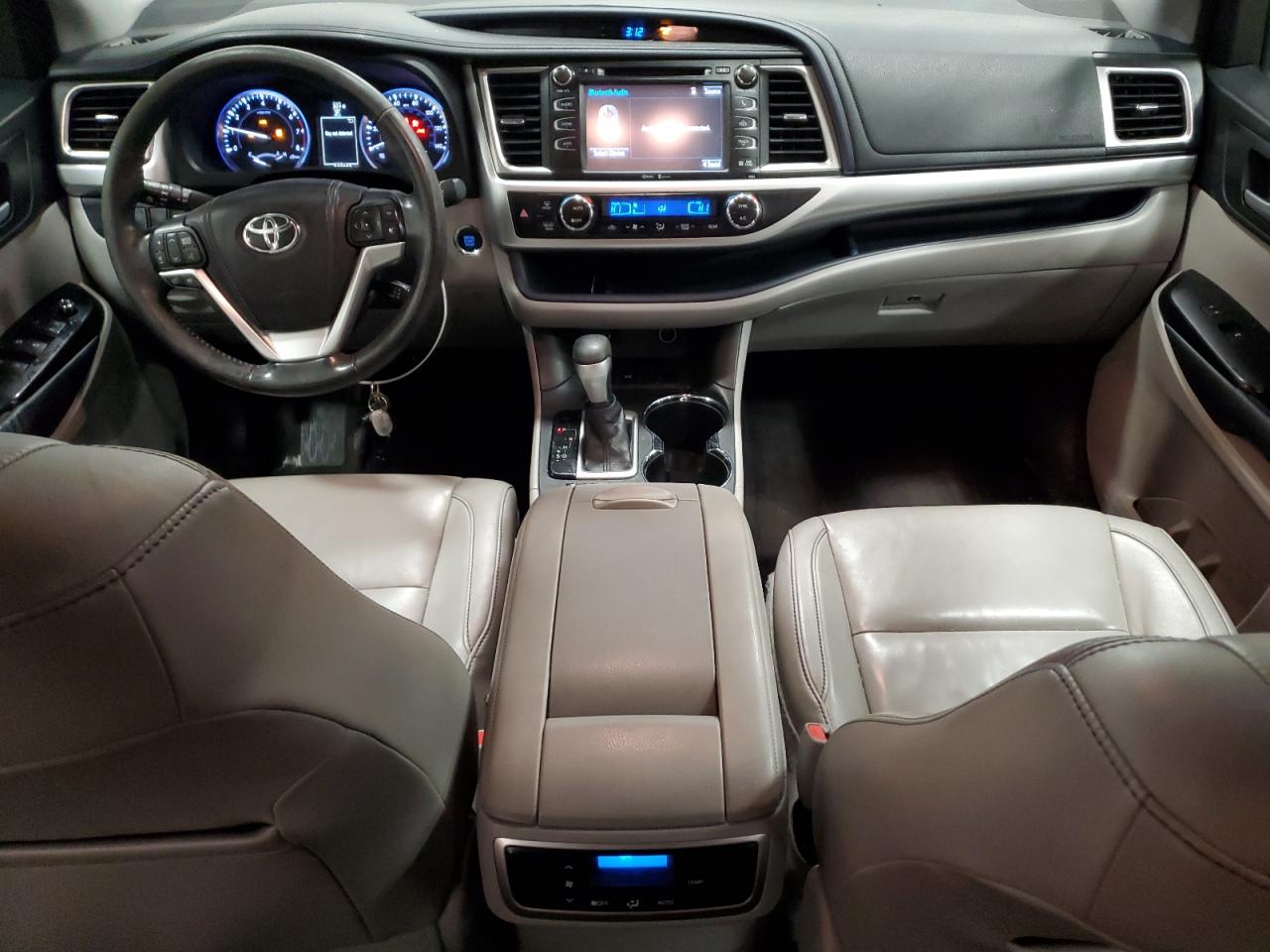 2015 Toyota Highlander - Image 8