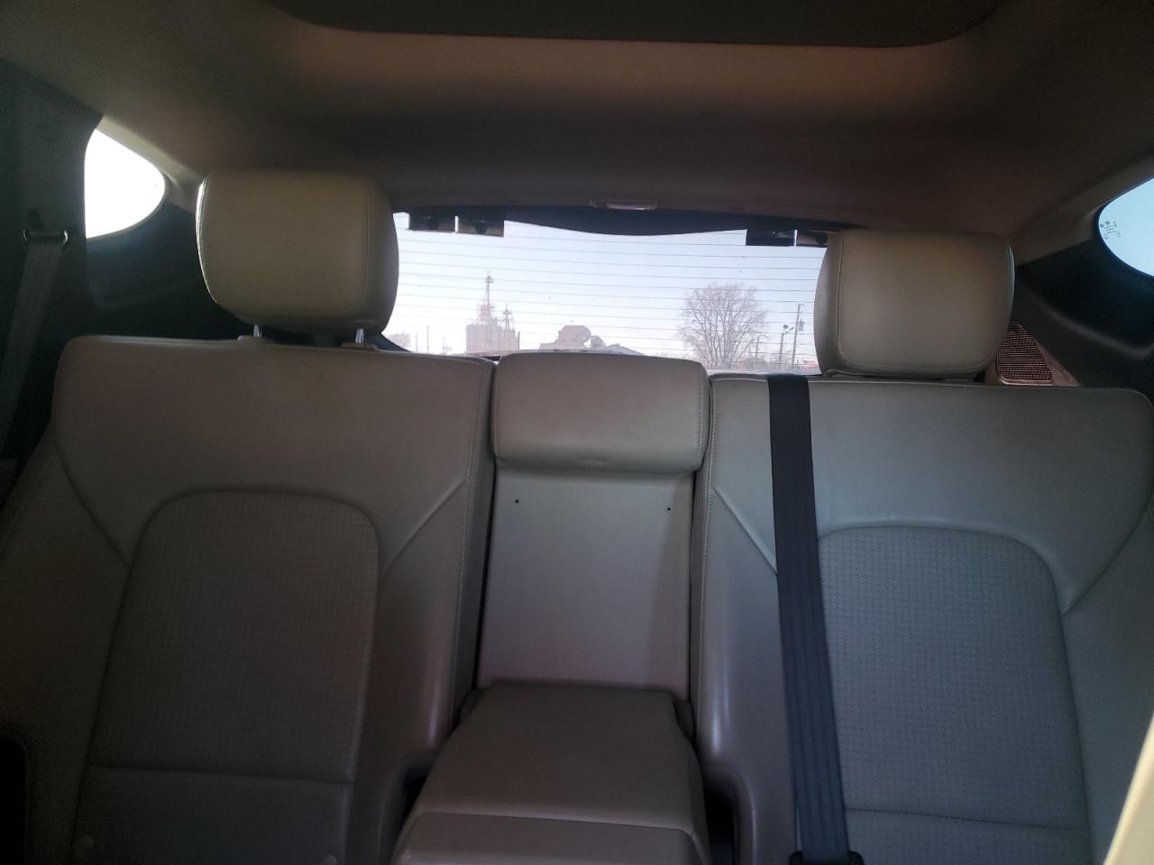 2014 Hyundai Santa Fe - Image 10