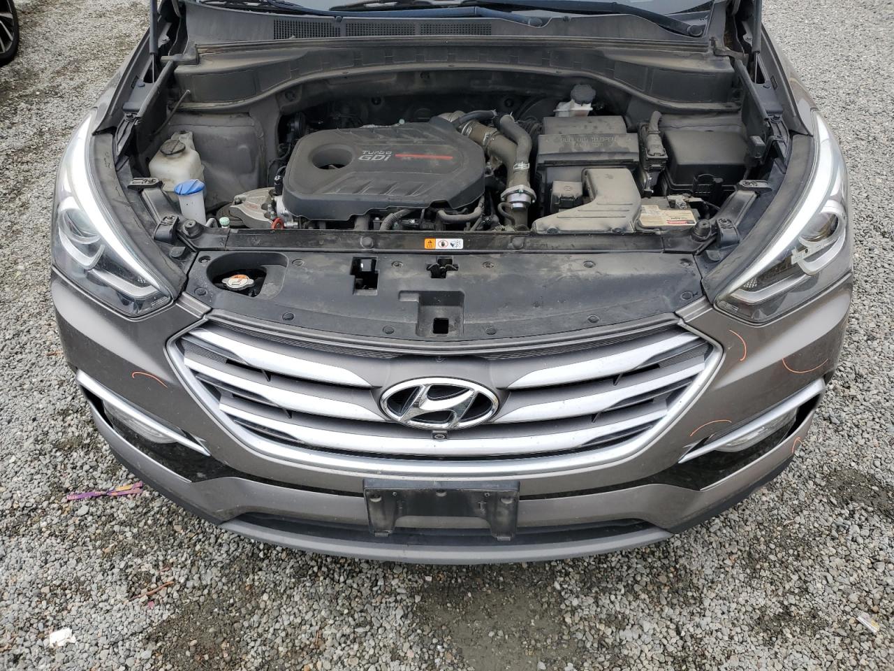 2018 Hyundai Santa Fe - Image 12