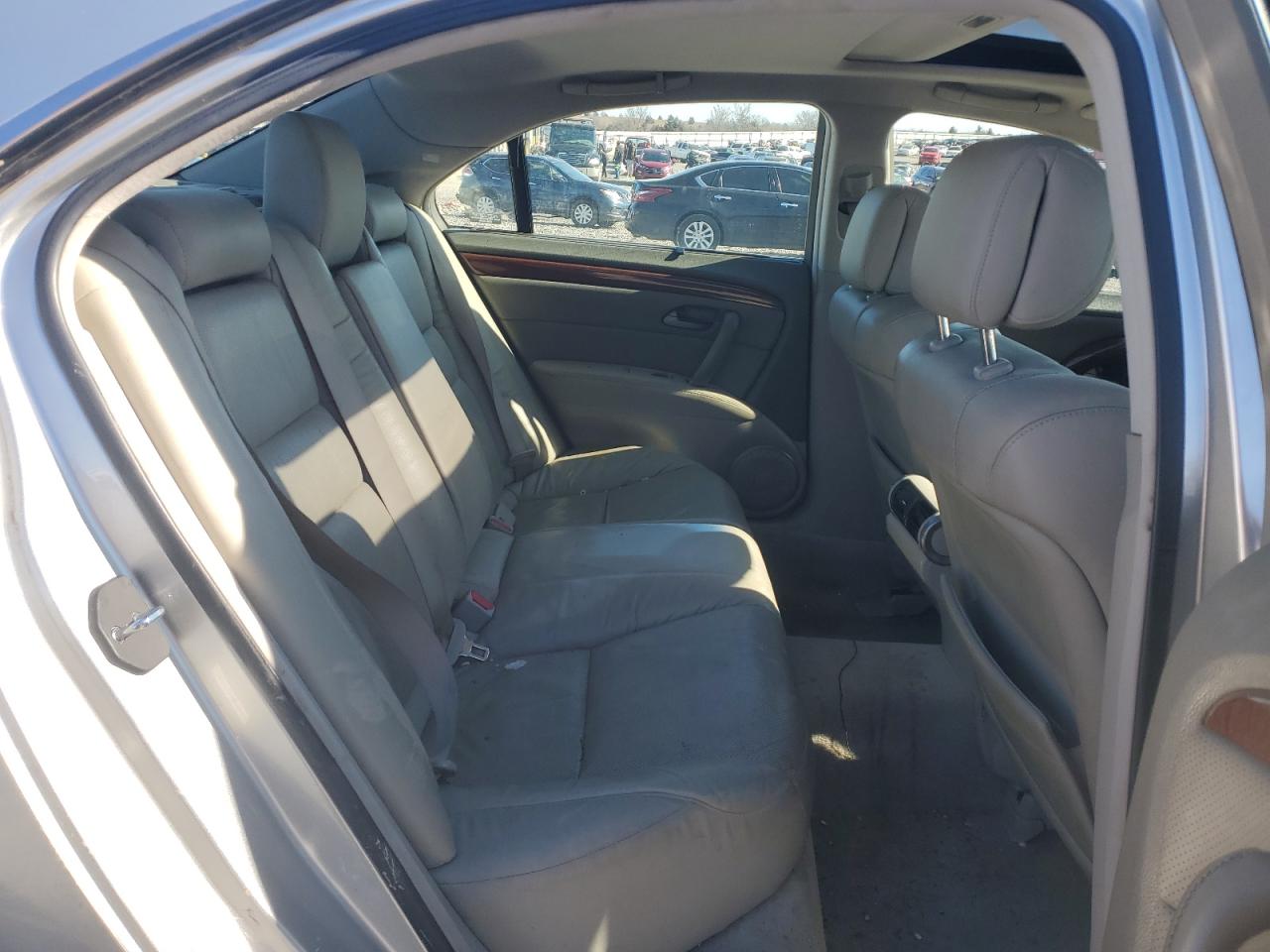 2006 Acura RL - Image 10