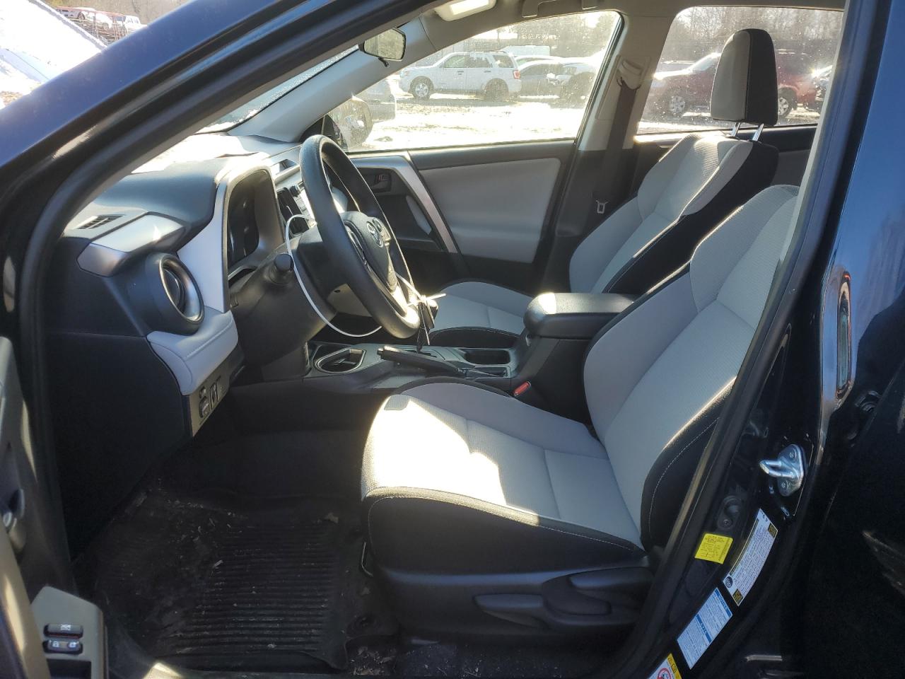 2018 Toyota RAV 4 - Image 7