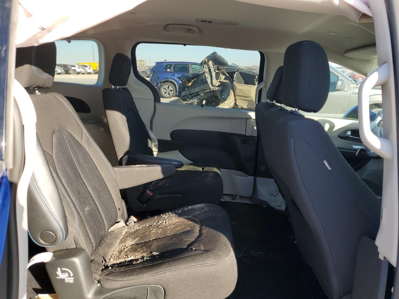 2021 Chrysler Pacifica - Image 11