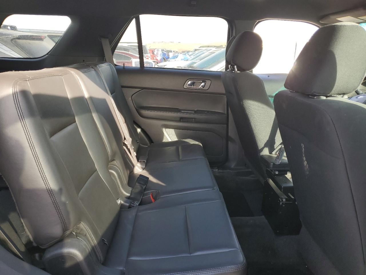 2015 Ford Explorer - Image 10