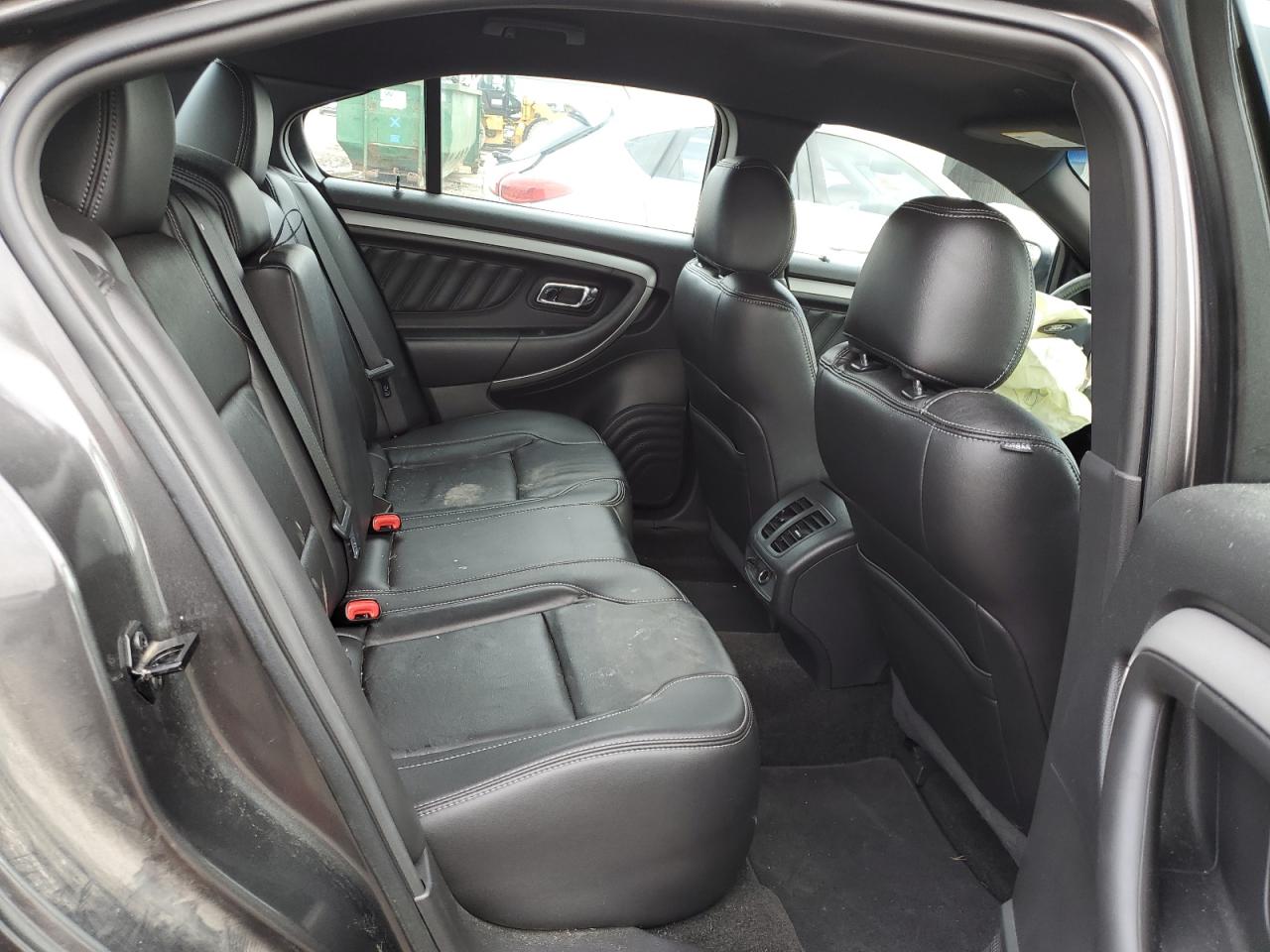 2018 Ford Taurus - Image 10