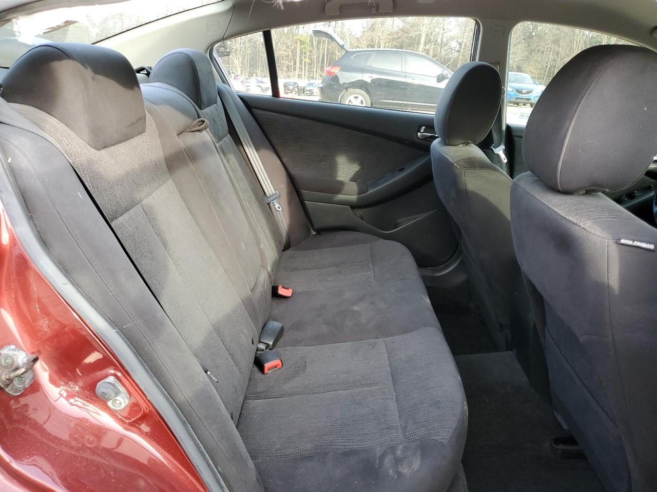 2010 Nissan Altima - Image 10