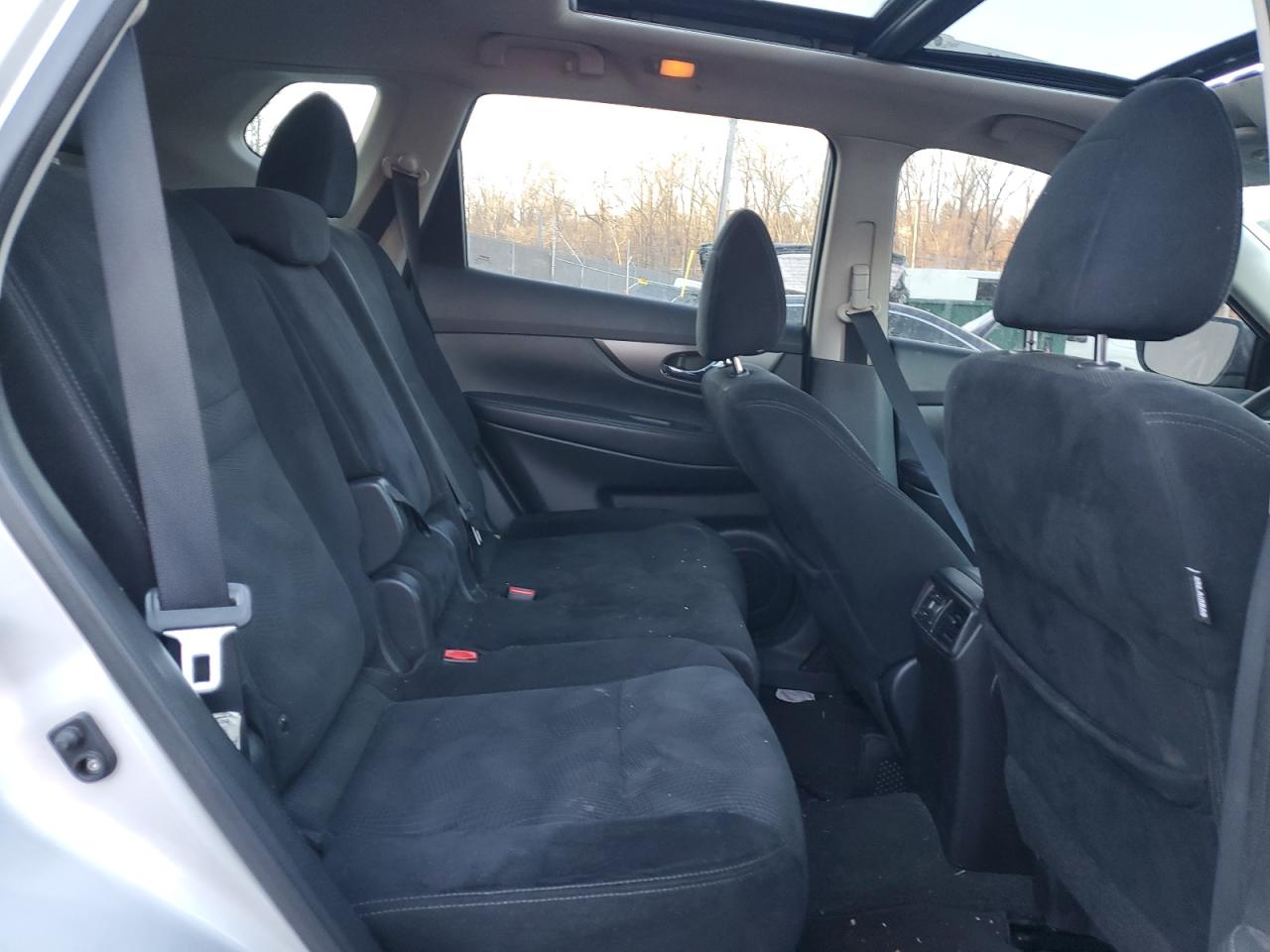 2015 Nissan Rogue - Image 11
