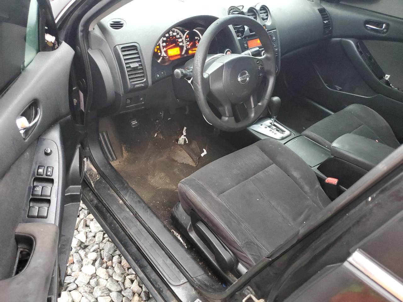 2010 Nissan Altima - Image 8