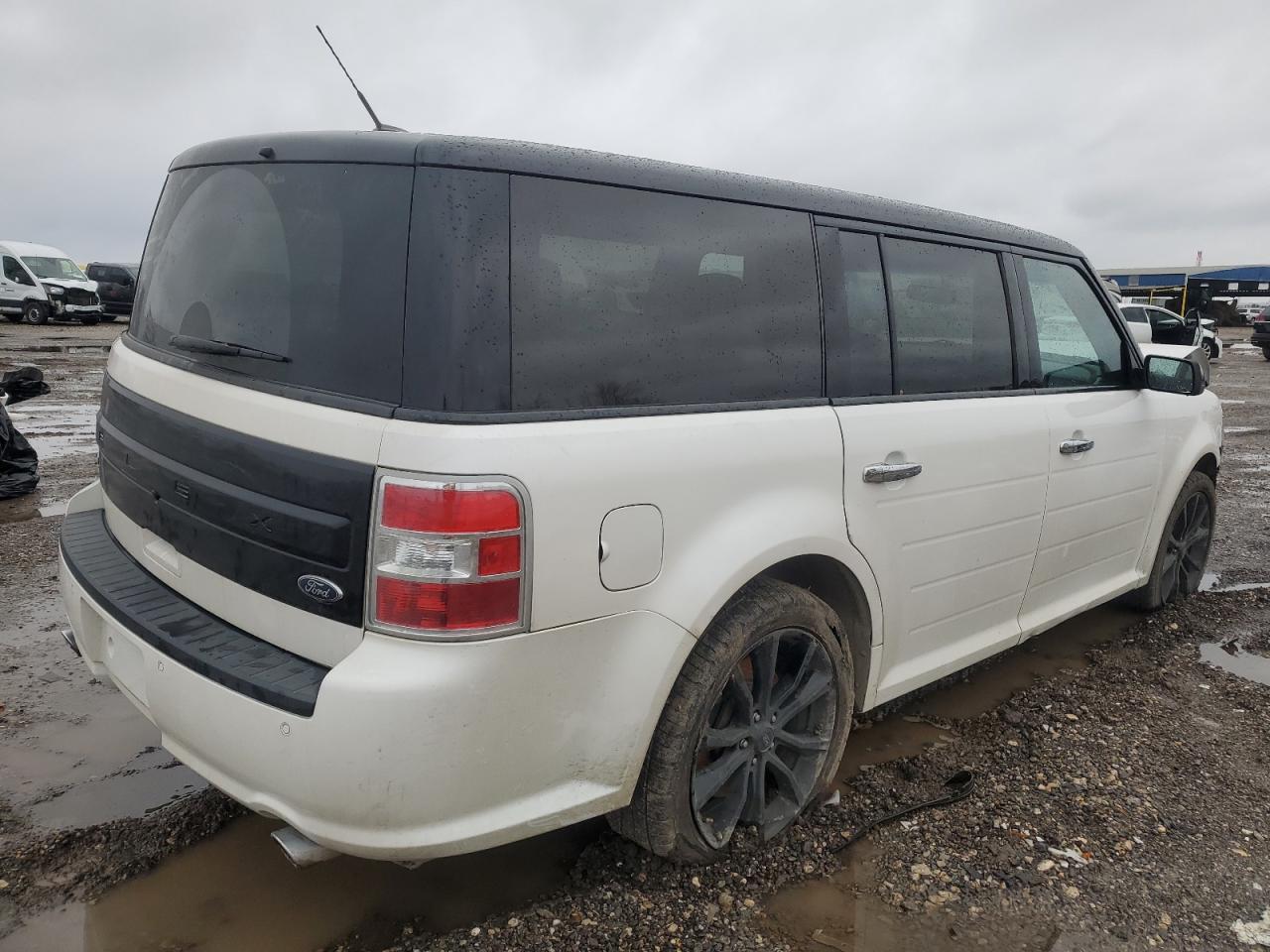 2019 Ford Flex - Image 3