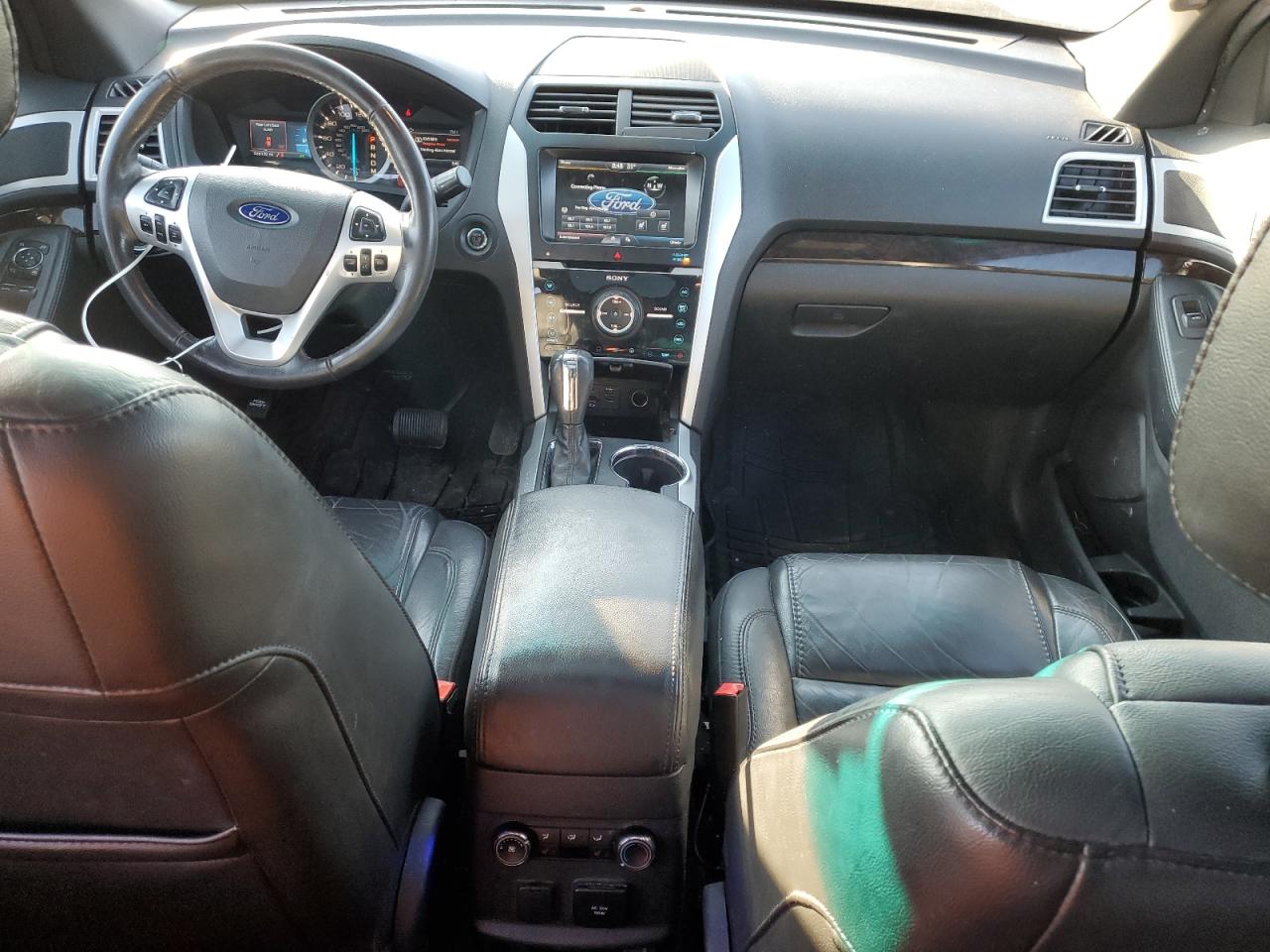 2015 Ford Explorer - Image 8