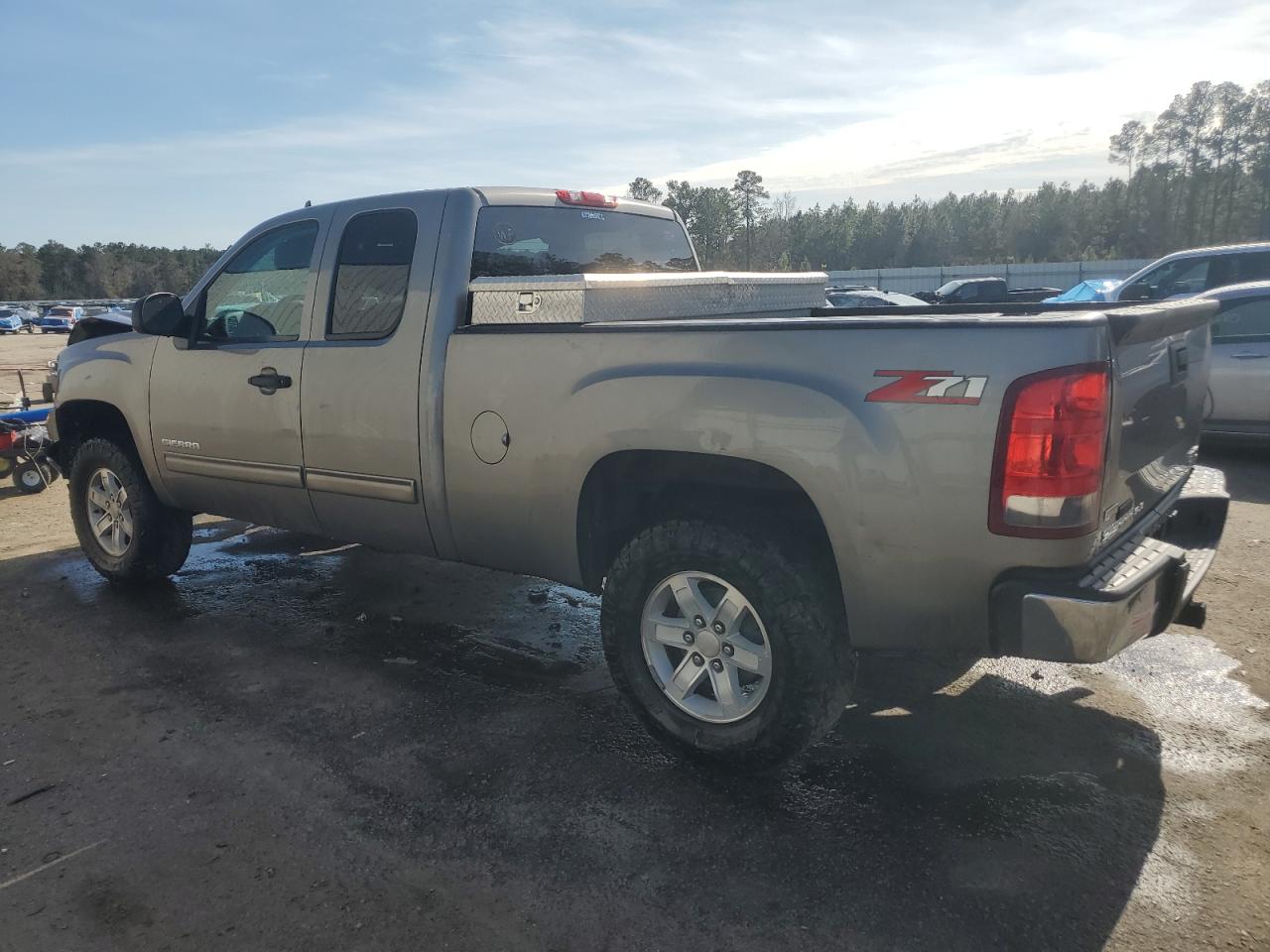 2012 GMC Sierra - Image 2