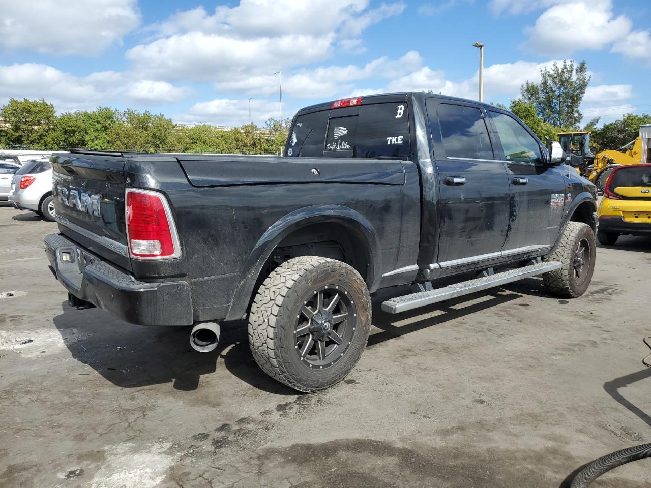 VIN 3C6UR5GL3JG213372 2018 RAM 2500 no.3