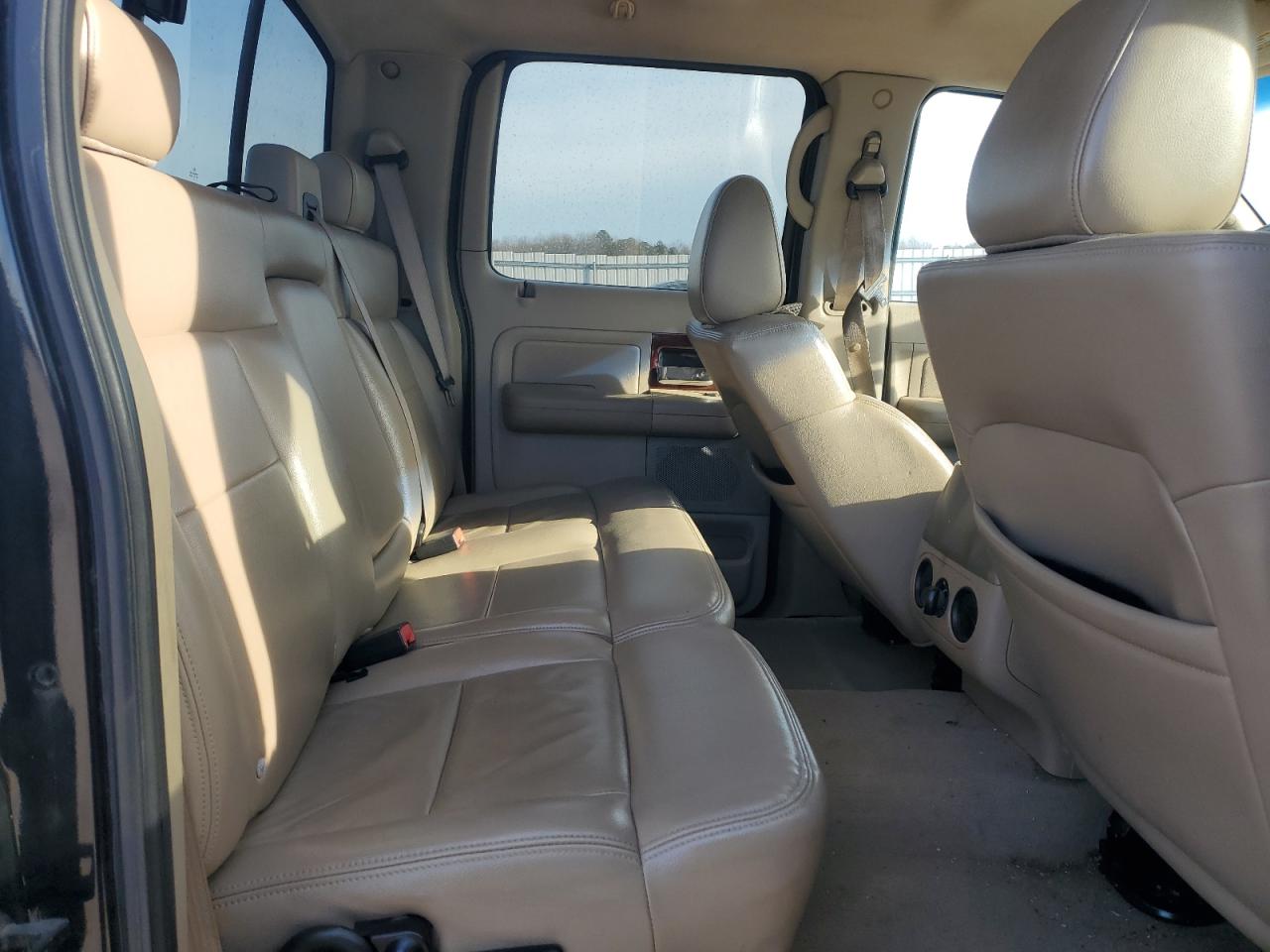 2006 Ford F-150 - Image 10