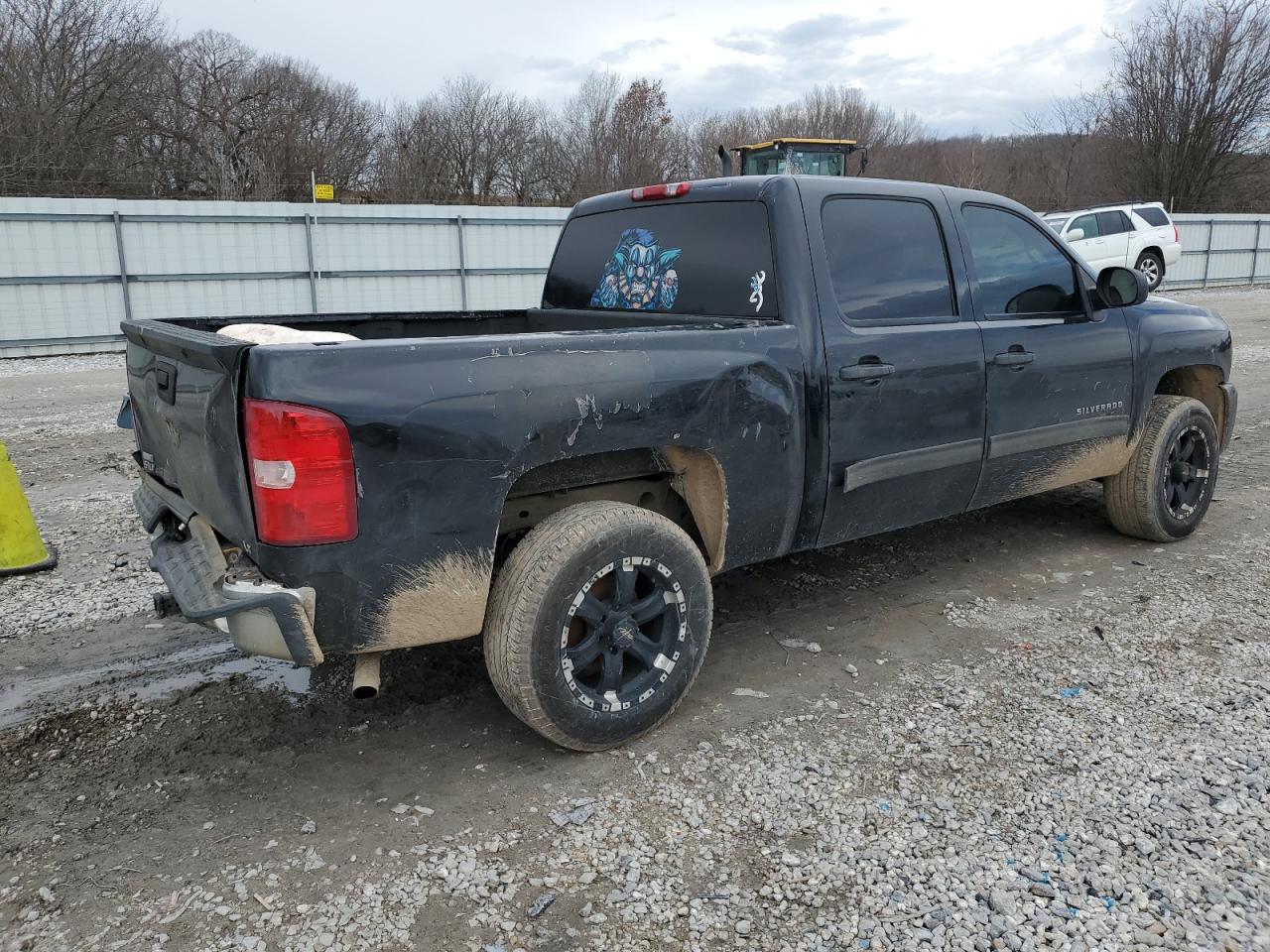 2010 Chevrolet Silverado - Image 3