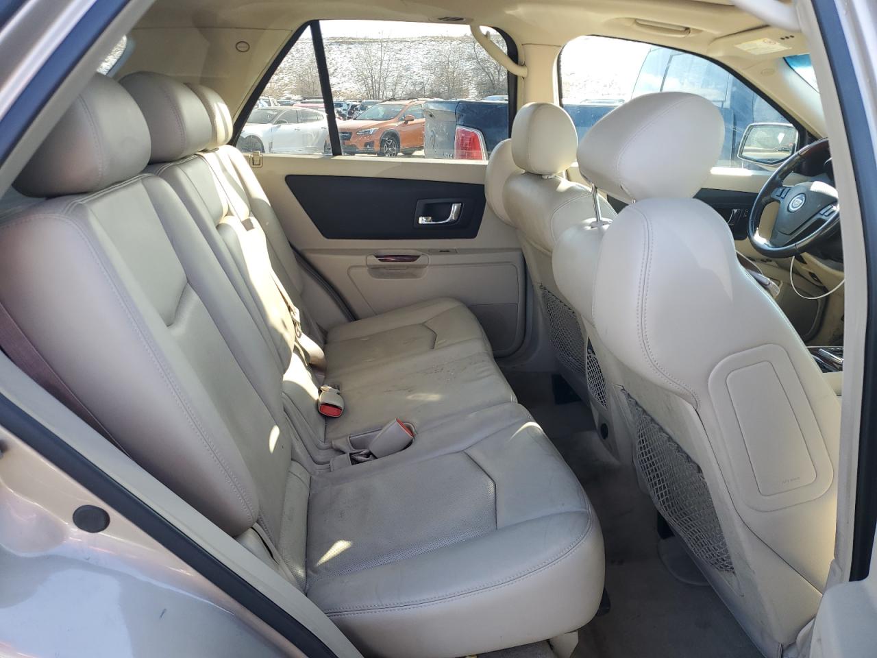 2005 Cadillac SRX - Image 11