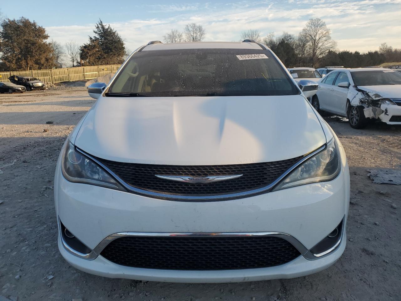 2017 Chrysler Pacifica - Image 5
