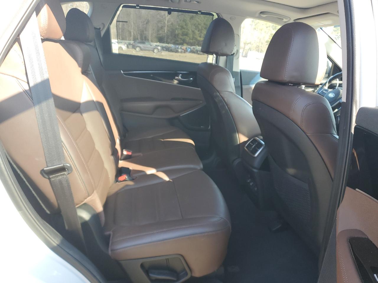 2019 Kia Sorento - Image 11