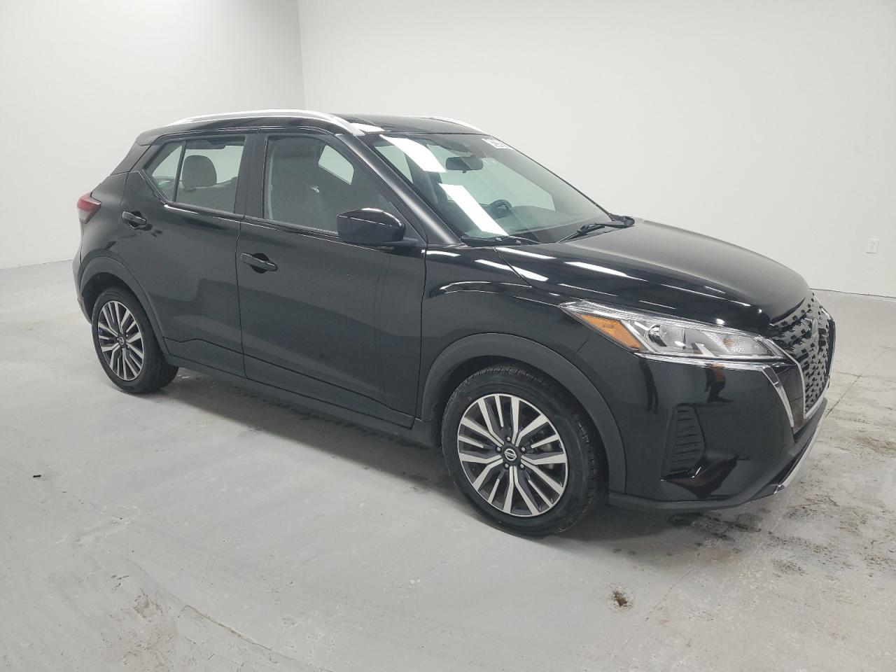 2021 Nissan Kicks - Image 4