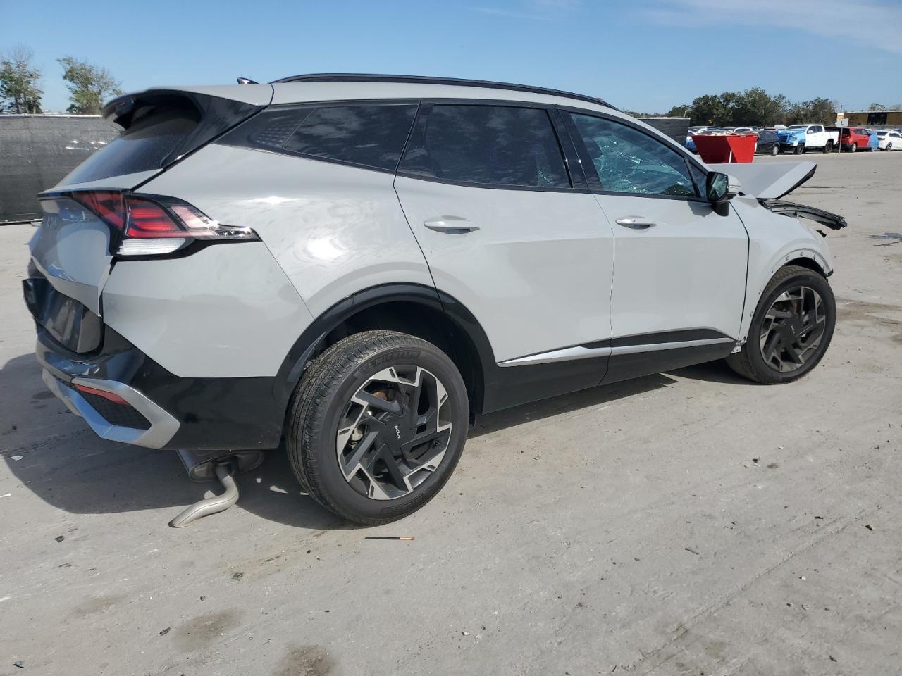 2023 Kia Sportage - Image 3