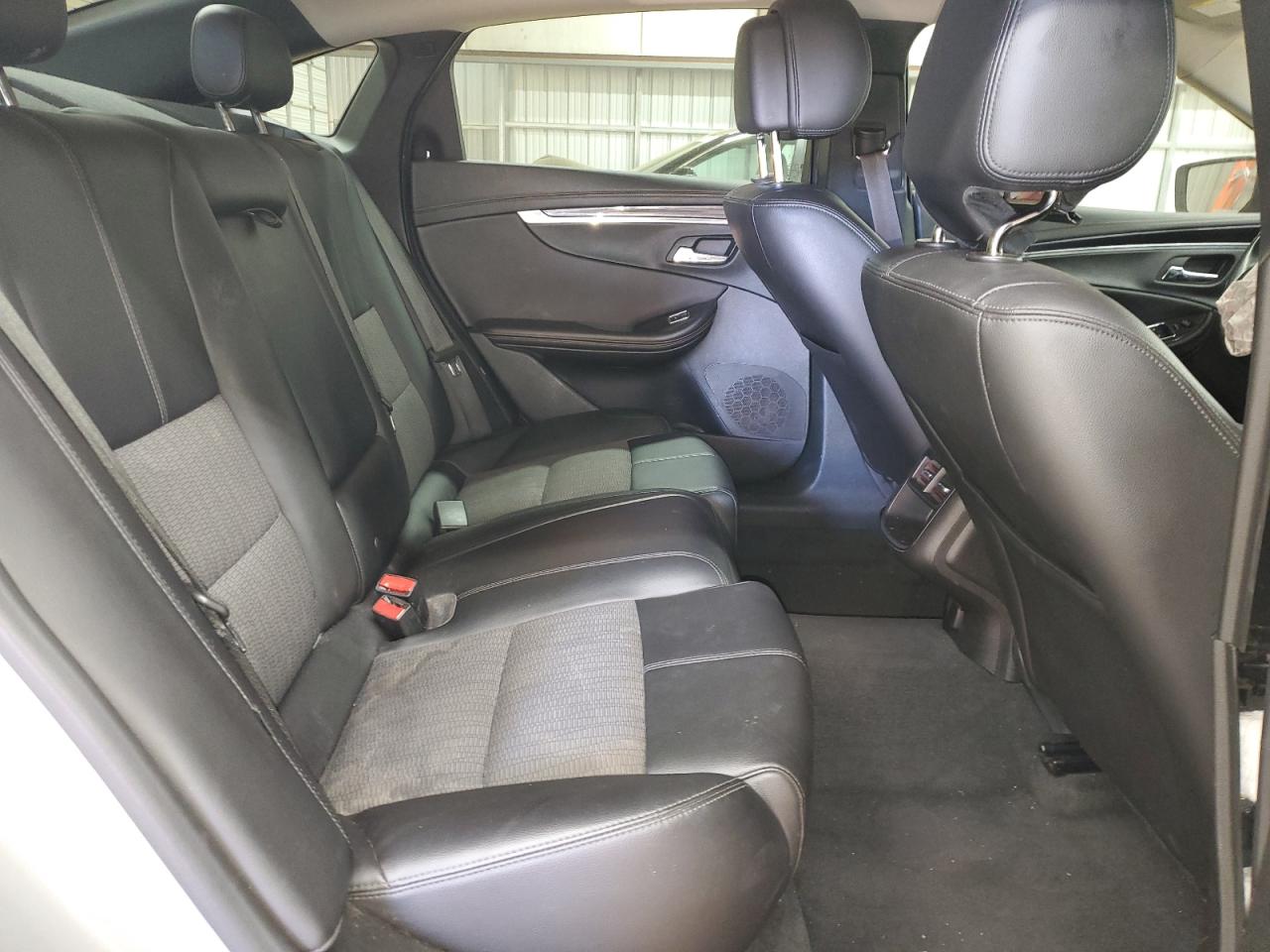 2017 Chevrolet Impala - Image 10