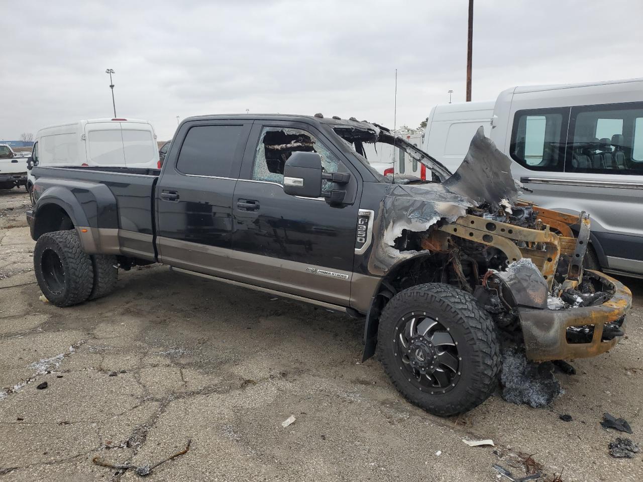 2017 Ford F350 - Image 4
