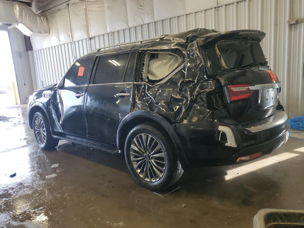 2018 Infiniti QX80 - Image 2