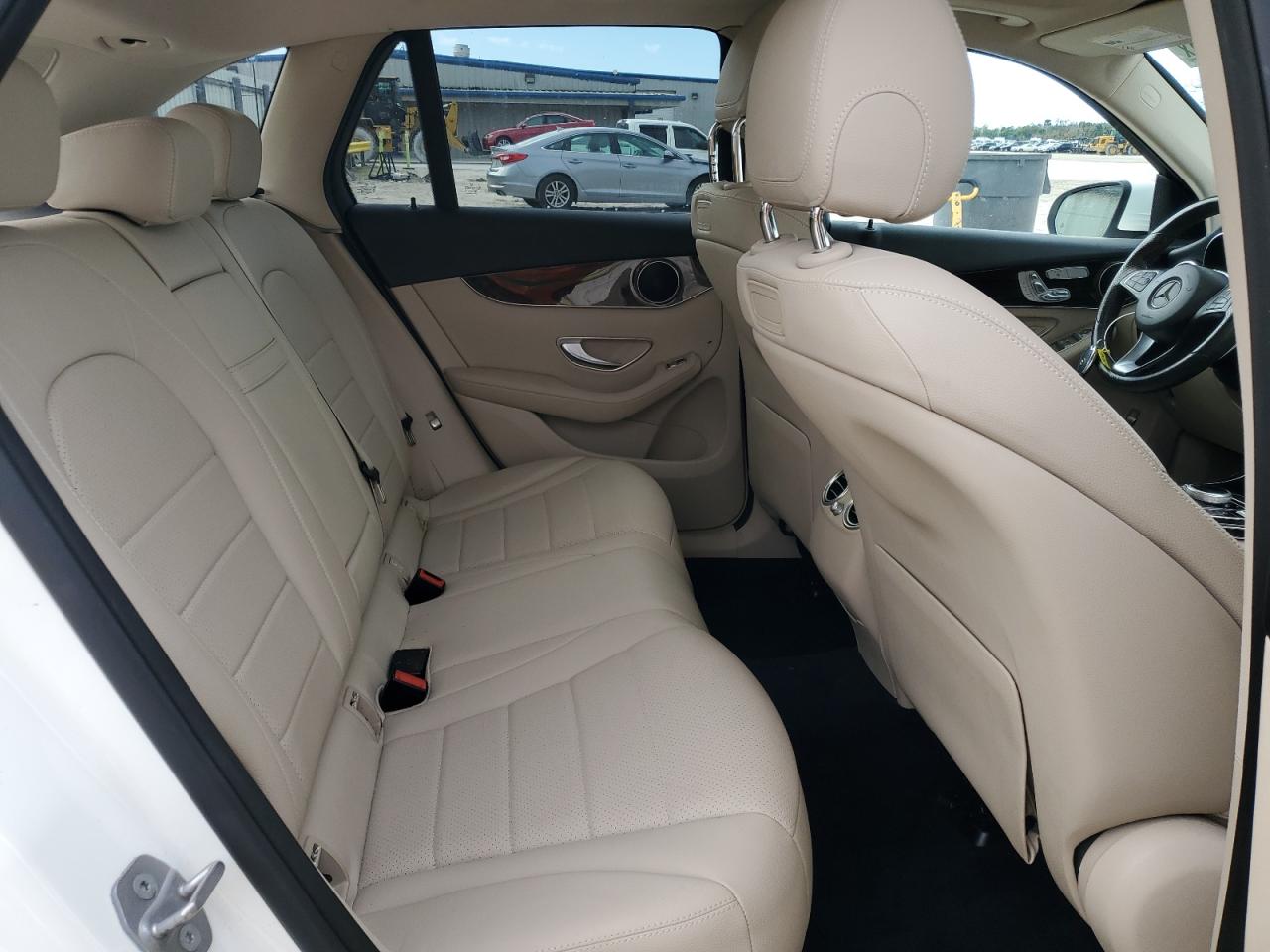 2018 Mercedes-Benz GLC - Image 11