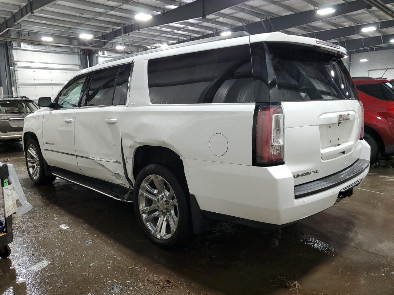 2018 GMC Yukon - Image 2