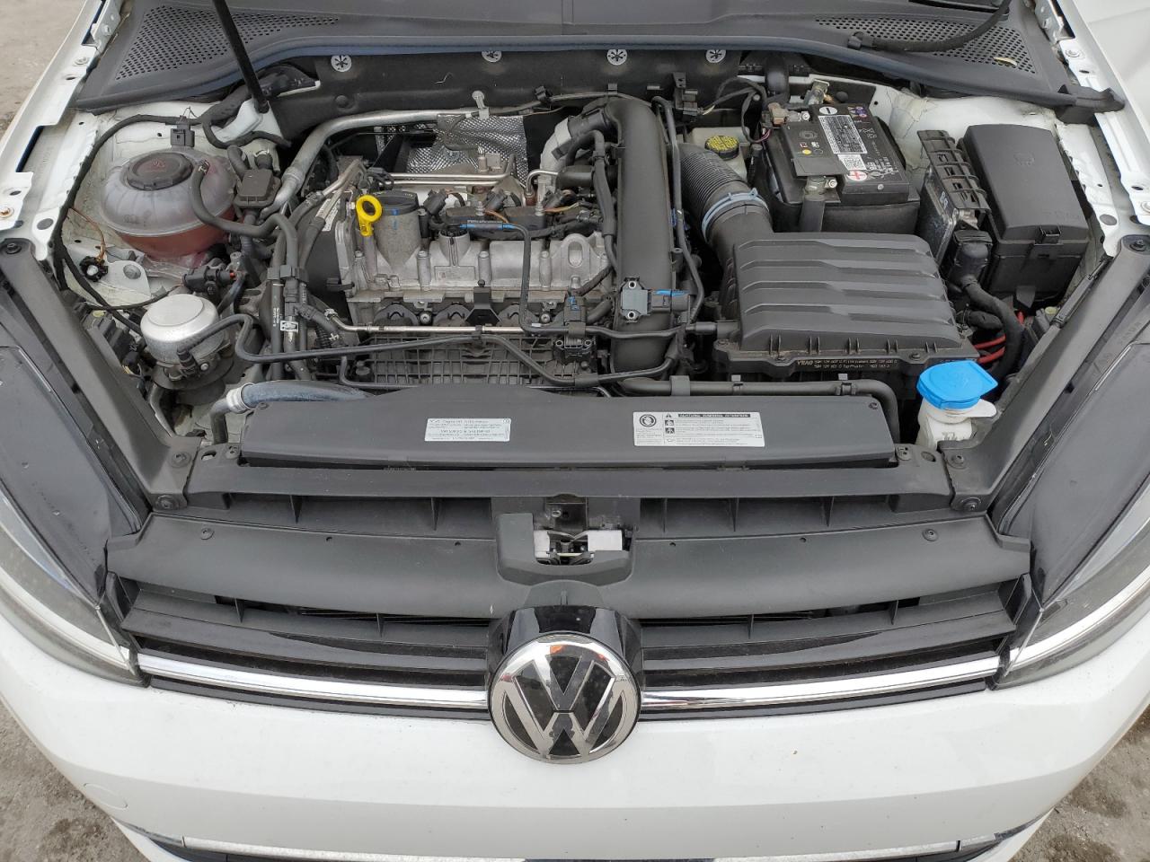 2020 Volkswagen Golf - Image 14