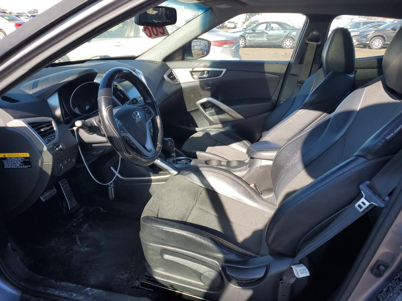 2014 Hyundai Veloster - Image 7