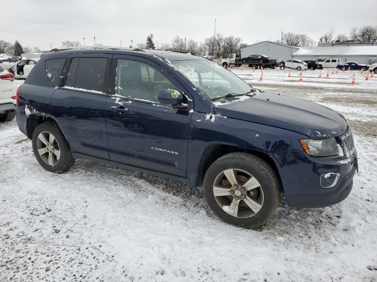 VIN 1C4NJDEB2GD671841 2016 JEEP COMPASS no.4