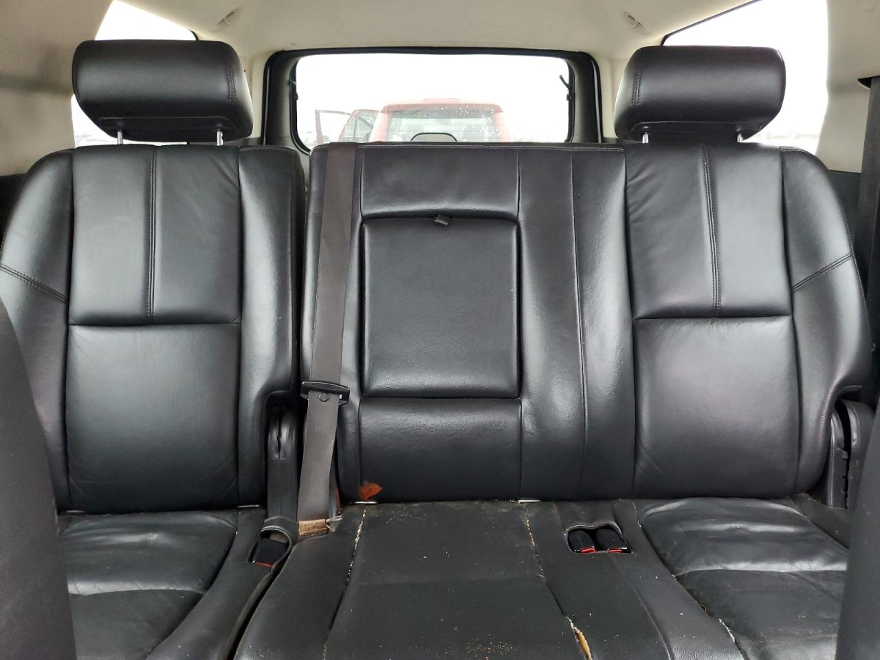 2008 Chevrolet Suburban - Image 10
