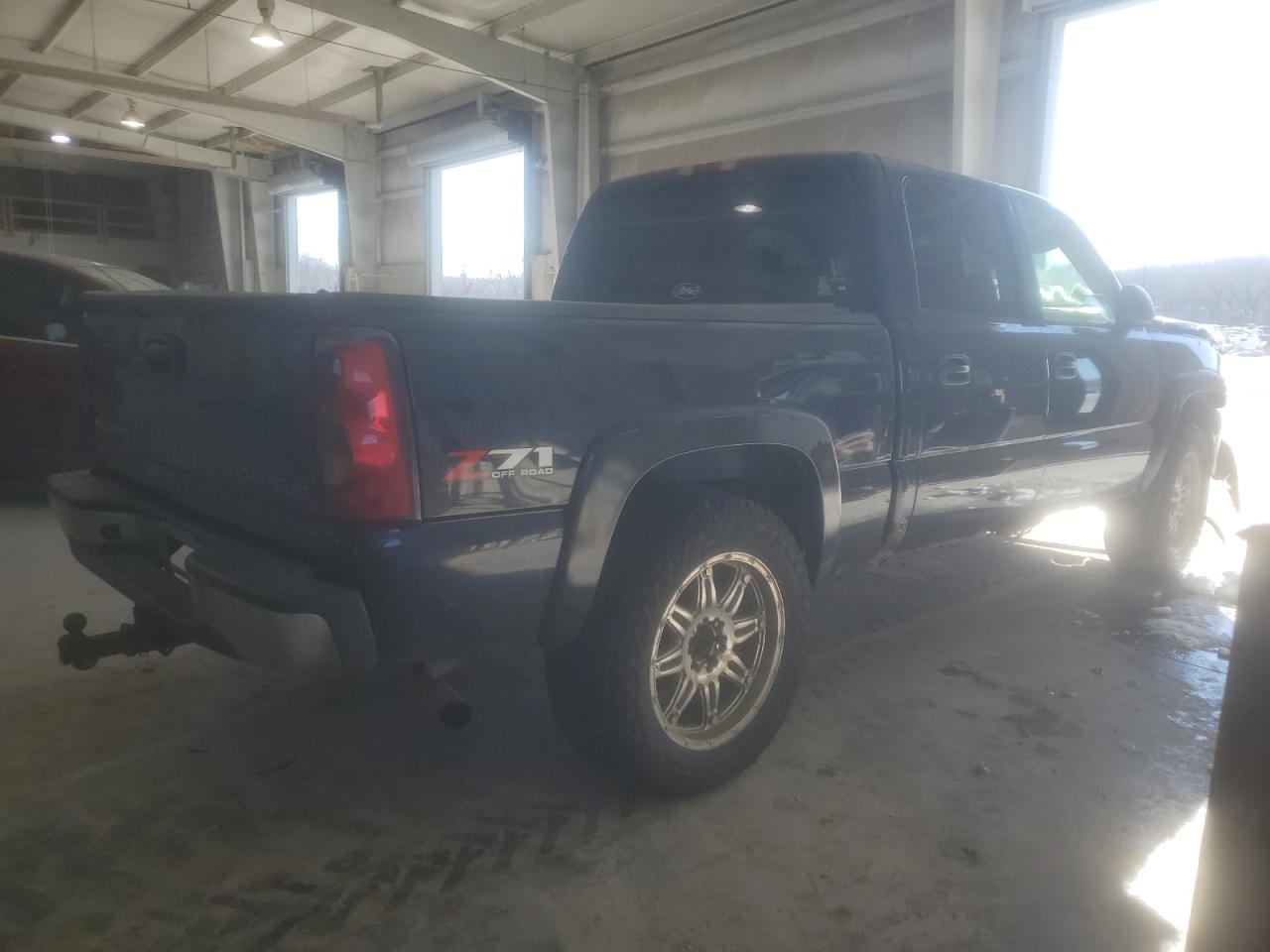 2005 Chevrolet Silverado - Image 3