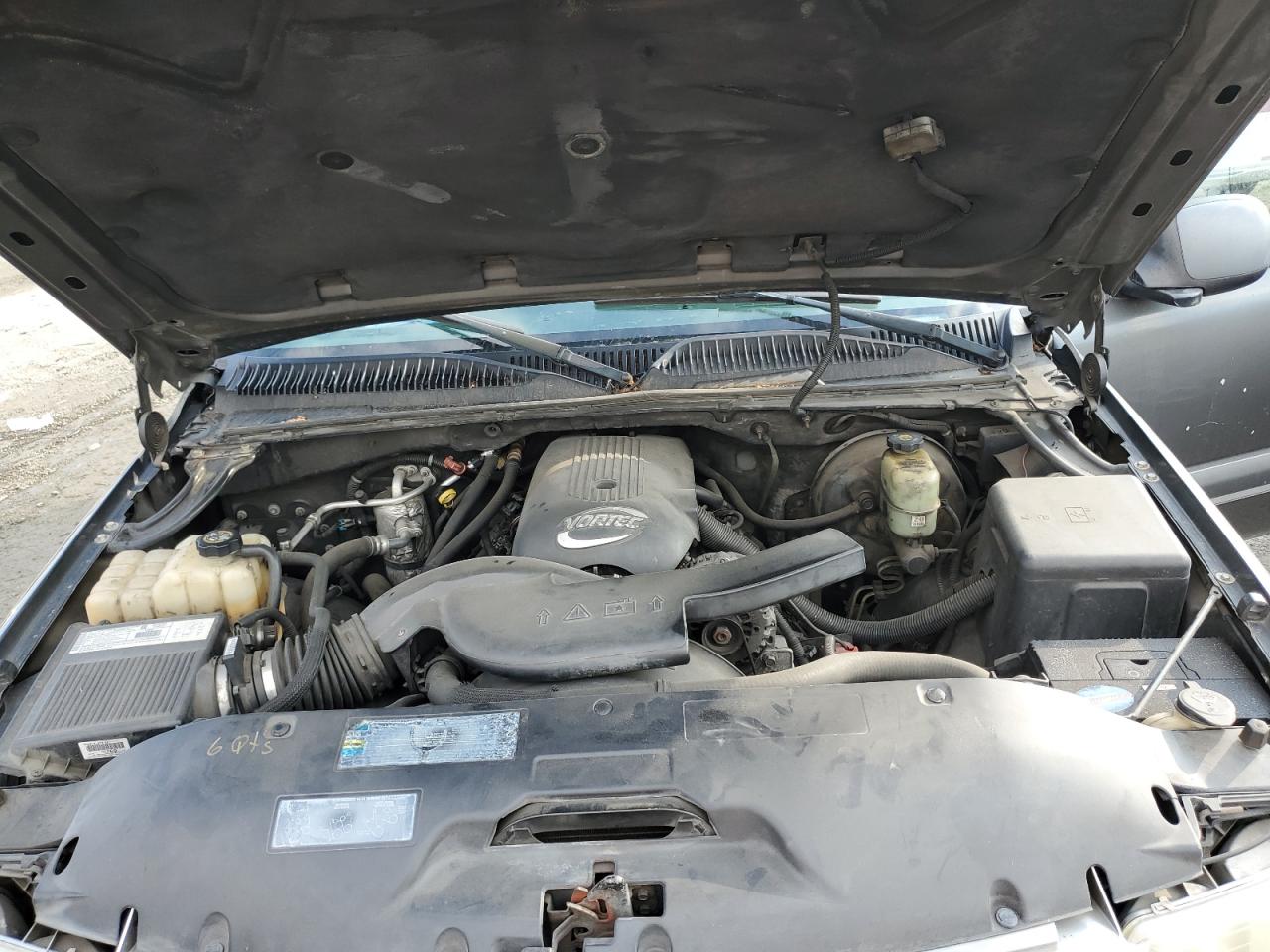 2002 Chevrolet Tahoe - Image 12