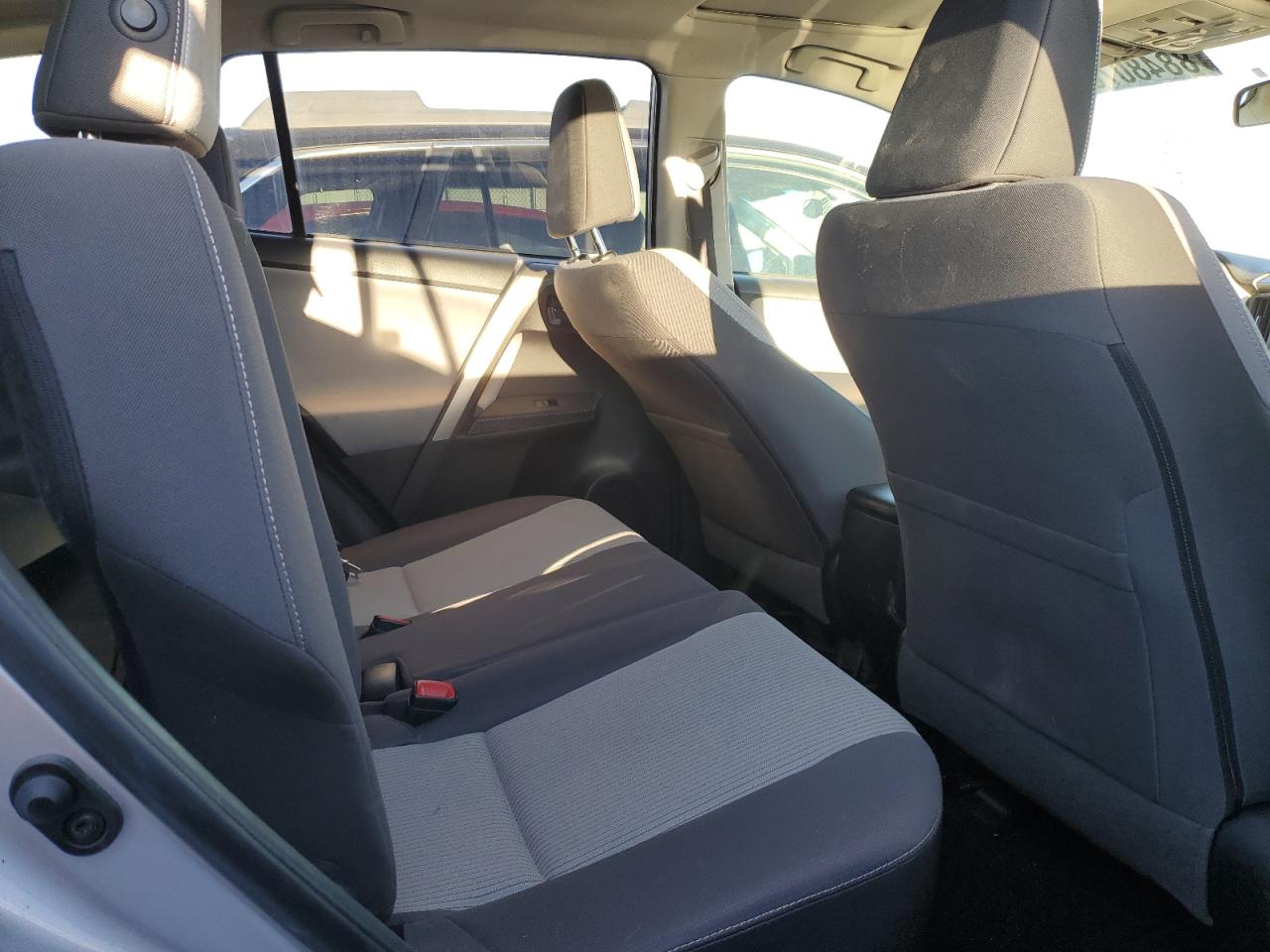 2015 Toyota RAV 4 - Image 11
